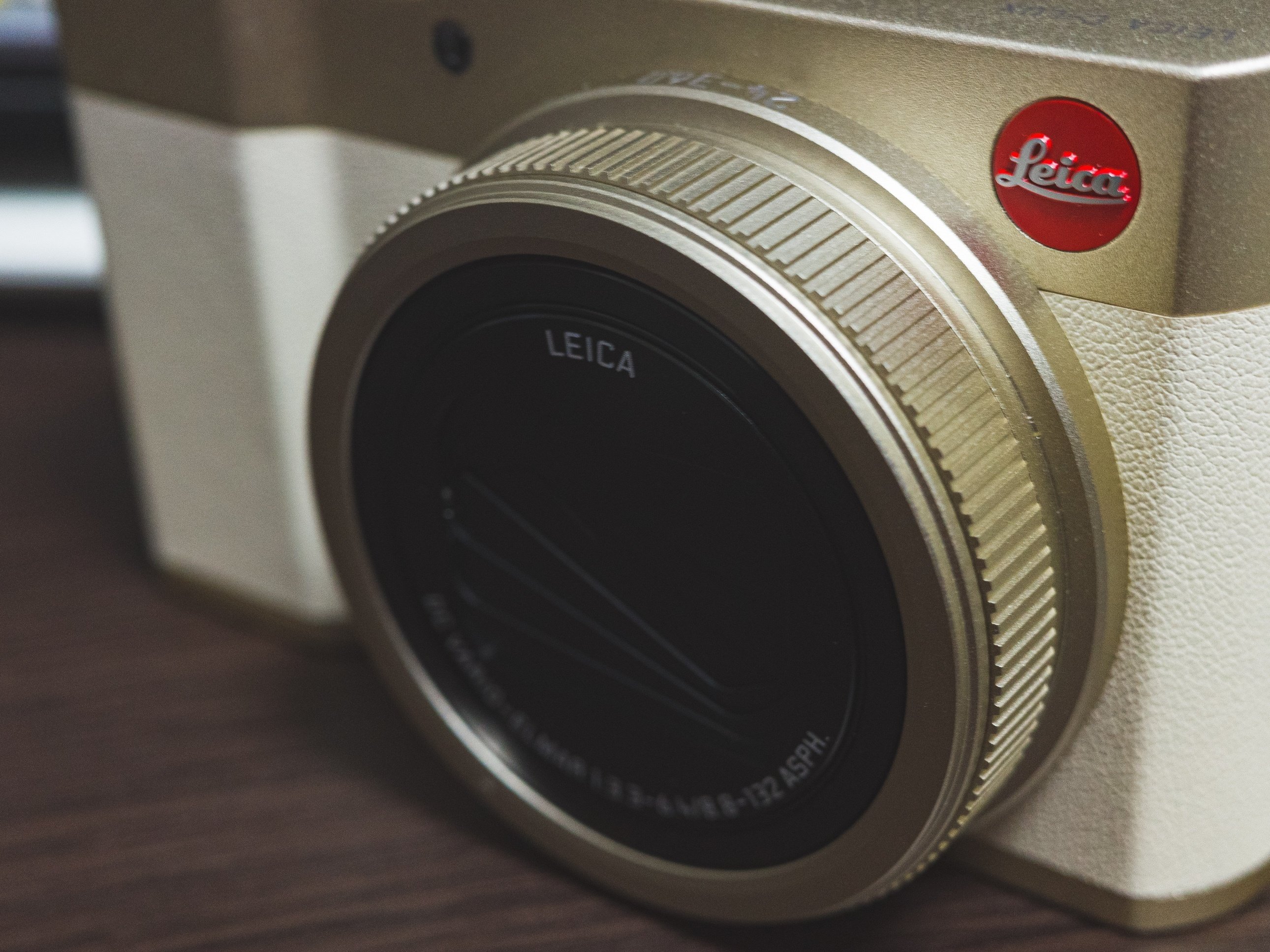 【ラッキーサニー】デジカメ コンデジ2つ買った（Panasonic LUMIX TZ95・Leica C-LUX）｜おっかー