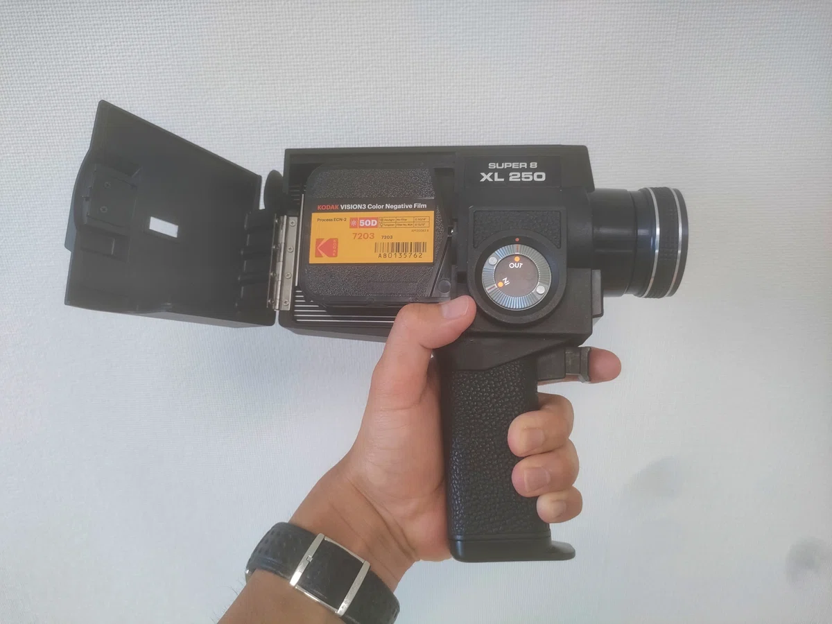 45年前の8mmフィルムカメラを手に入れた。使ってみたら…｜うごめ紀