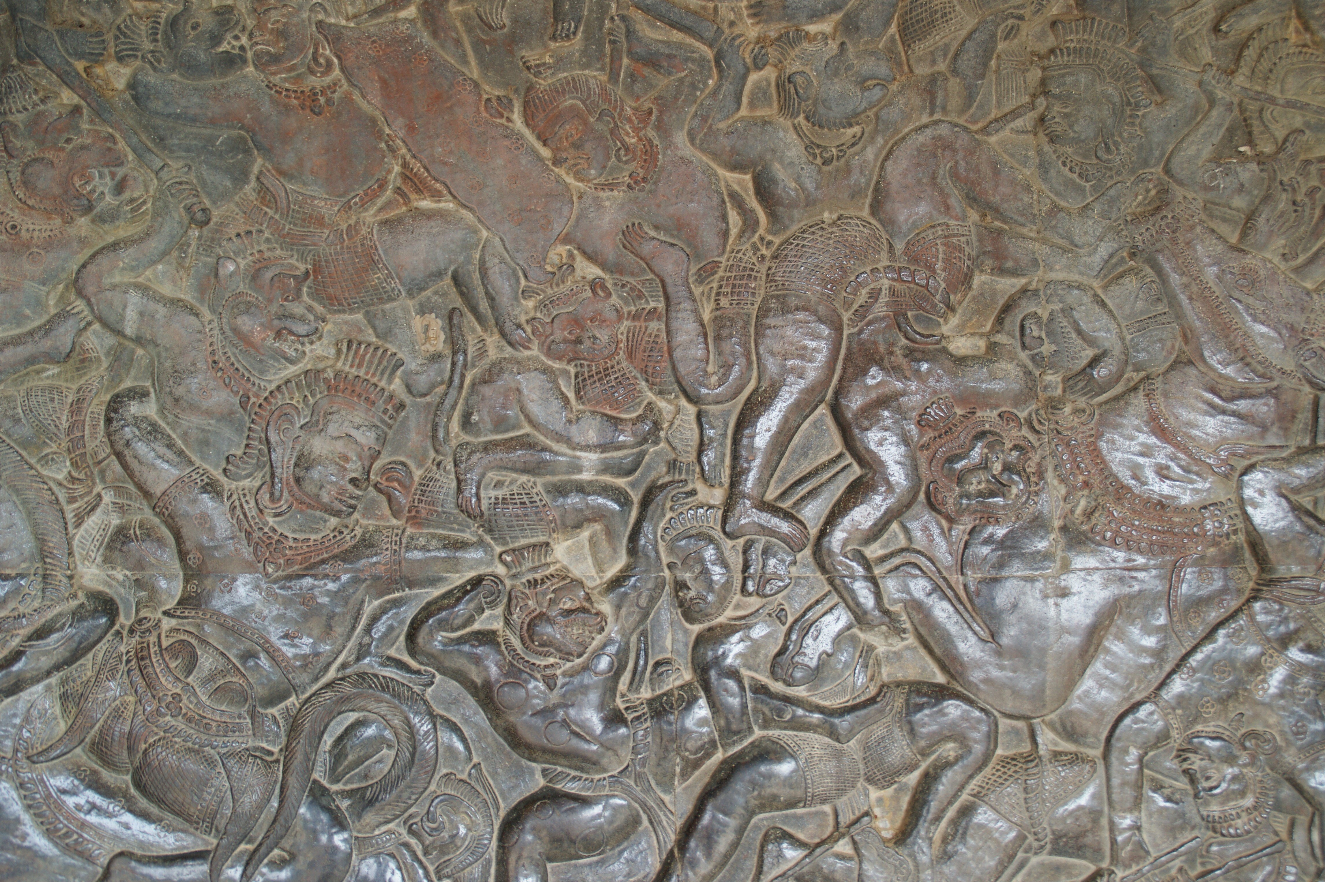 アンコール遺跡群 ⑫ アンコールワット・第一回廊の数々のレリーフ｜食