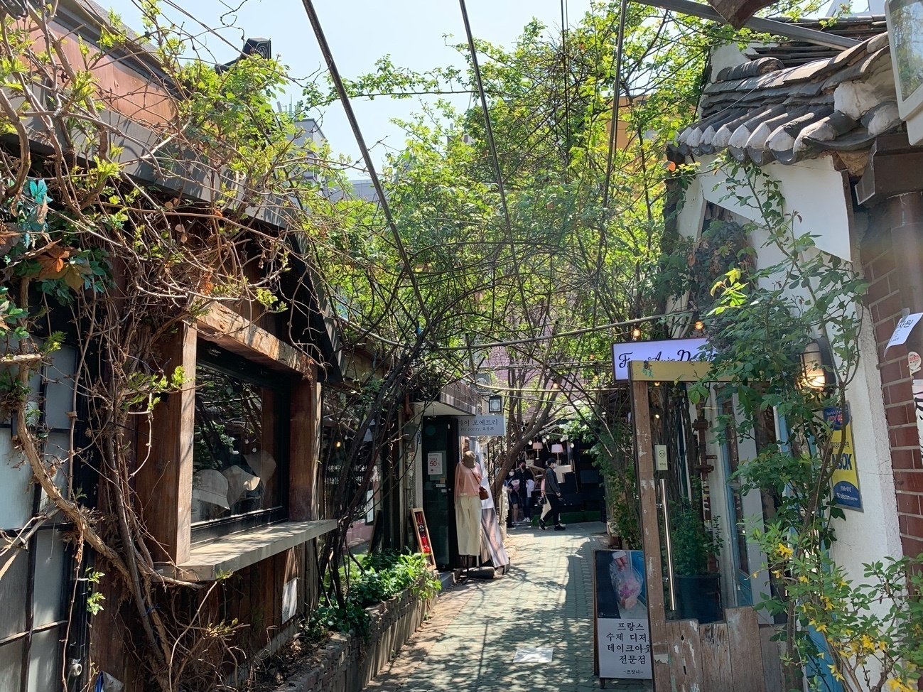 韓国最新レポート ソウルで楽しむニュートロ 益善洞 イクソンドン 익선동 散歩 南うさぎ 美味しい韓国ドラマ K Contentsをもっと愉しむ Note 韓国最新レポート ソウルで楽しむニュートロ 益善洞 イクソンドン 익선동 散歩 南うさぎ 美味しい韓国ドラマ K Contentsをもっと愉しむ Note