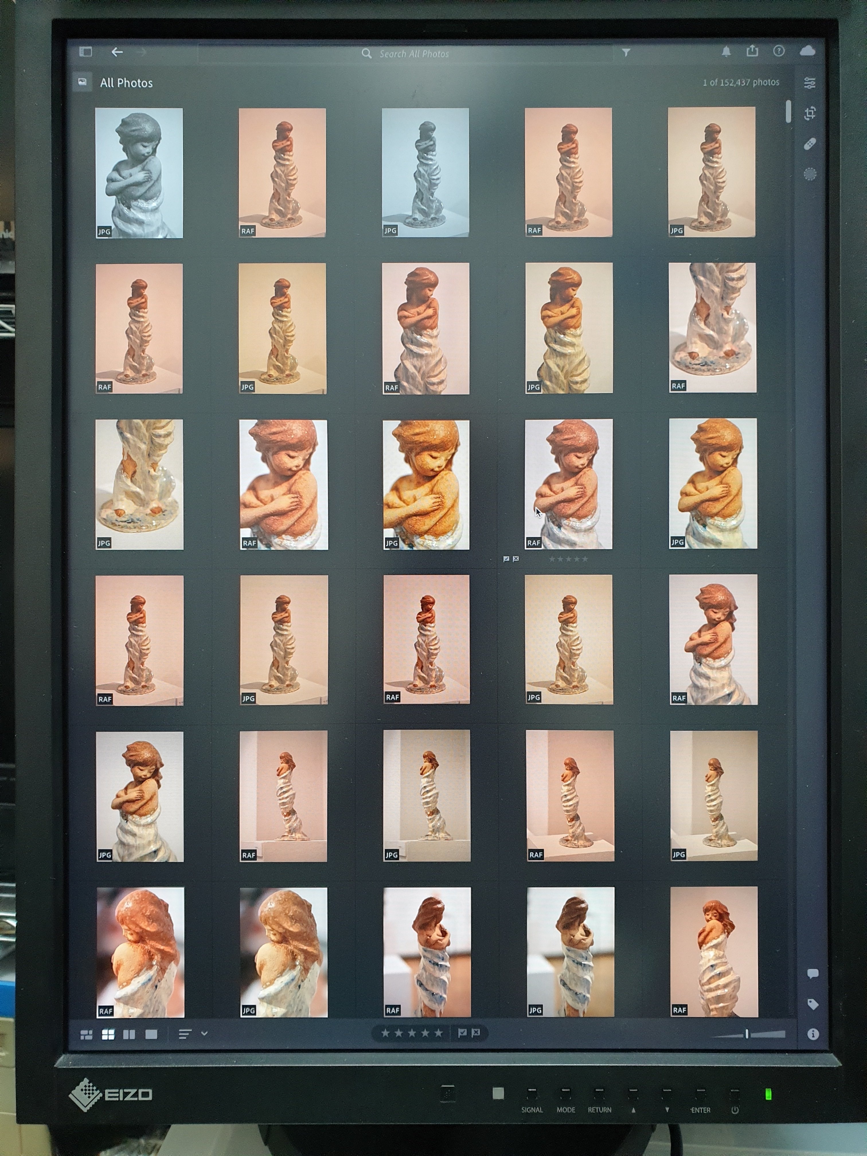 今が旬(？)の縦型モニター EIZO RadiForce MX215 - 実機初見