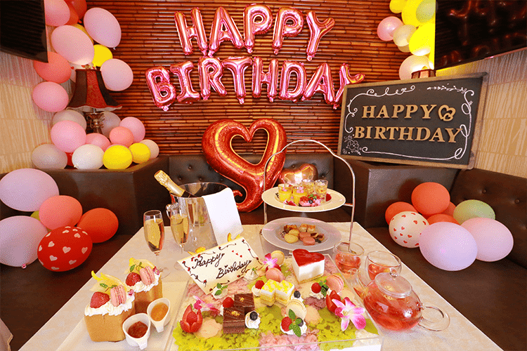 誕生日サプライズで飾り付けできるお店は 持ち込みはできるの カラオケパセラ 公式 Note