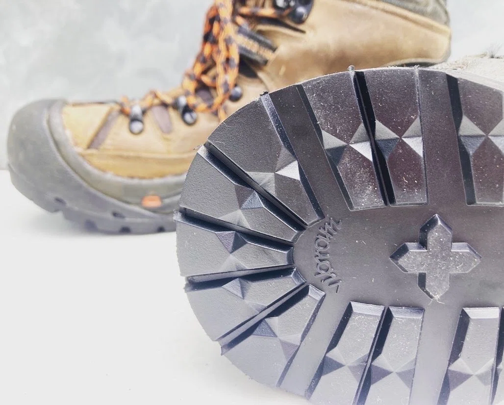 KEEN oregon PCTのソールをビブラムソールに張り替える|Daisuke KEEN oregon PCTのソールをビブラムソールに張り替える|Daisuke