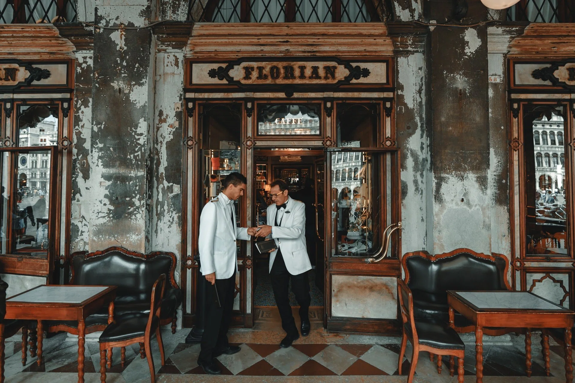 ヨーロッパのクラシックなカフェ｜WorldVoyage | Travel & Culture