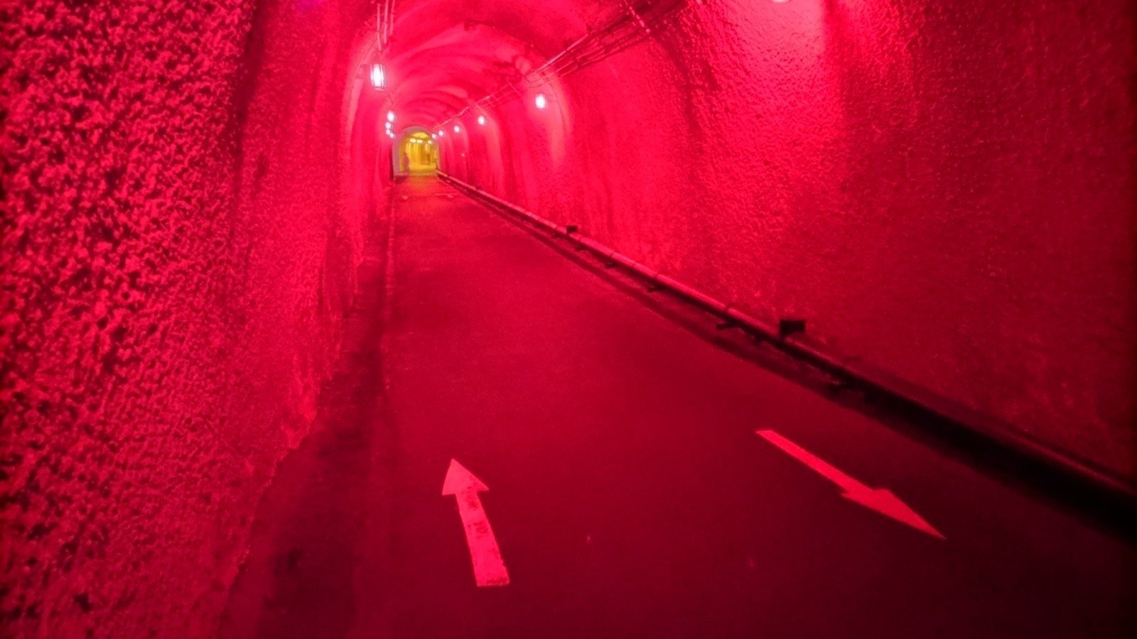 32arts｜マ・ヤンソン／MADアーキテクツ《Tunnel of Light》（新潟県