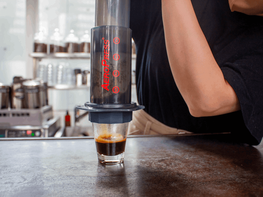 AeroPress コーヒードリッパー エスプレッソアタッチメント付き 濃厚なエスプレッソ抽出が出来るエアロプレスアタッチメント