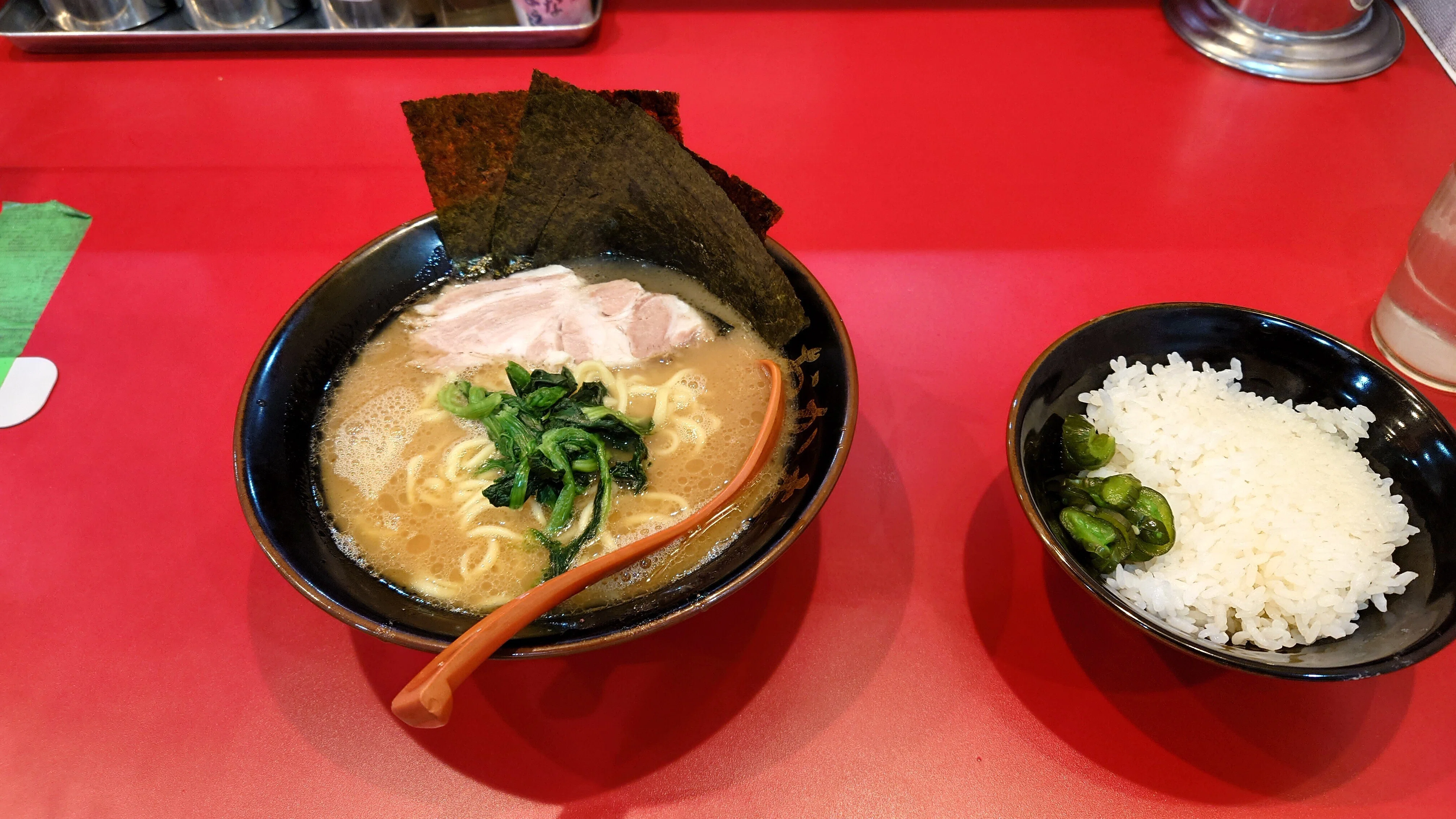横浜 ラーメン おか 本