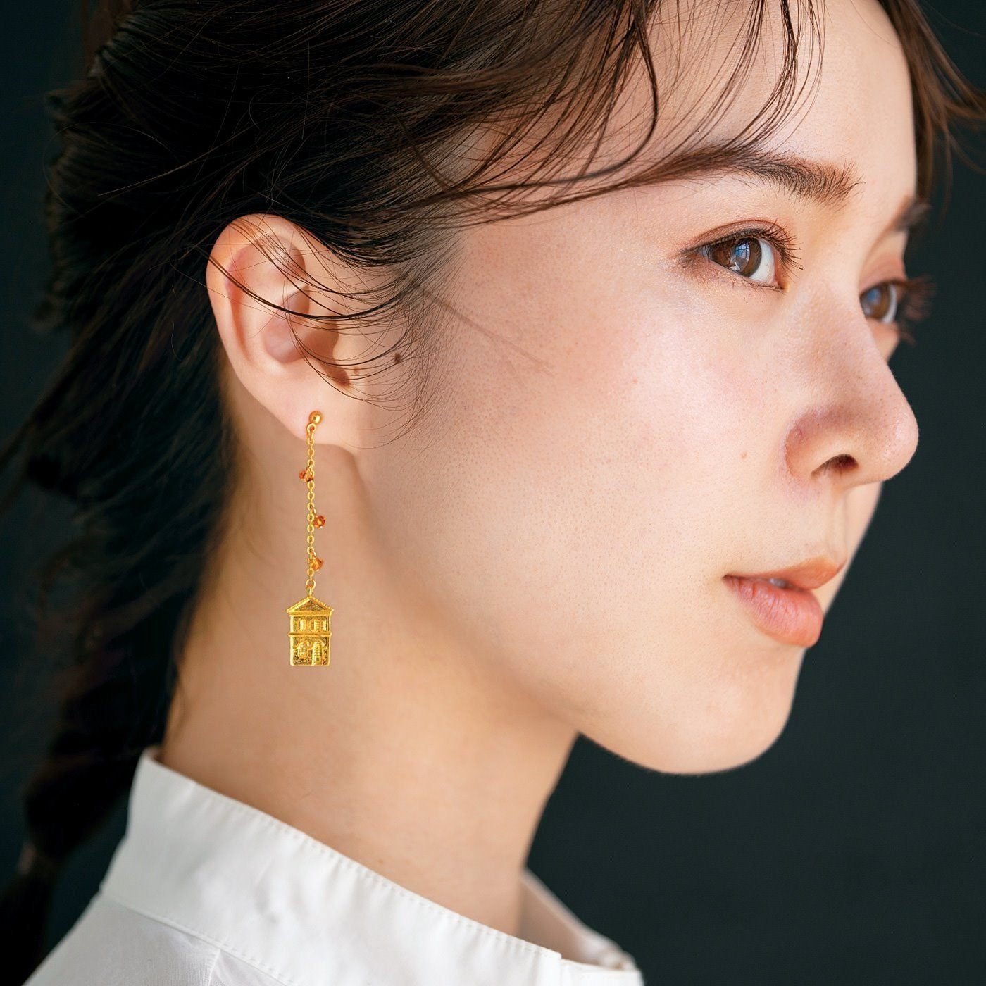 ゴッホの逸話を耳元にきらめかせて。天才画家を知るためのアシメトリー