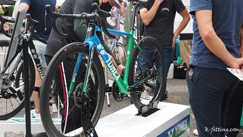 三菱地所JCLプロロードレースツアー2022 HT広島トヨタ・広島クリテリウムメイン会場:YONEX ROAD BIKEブース
