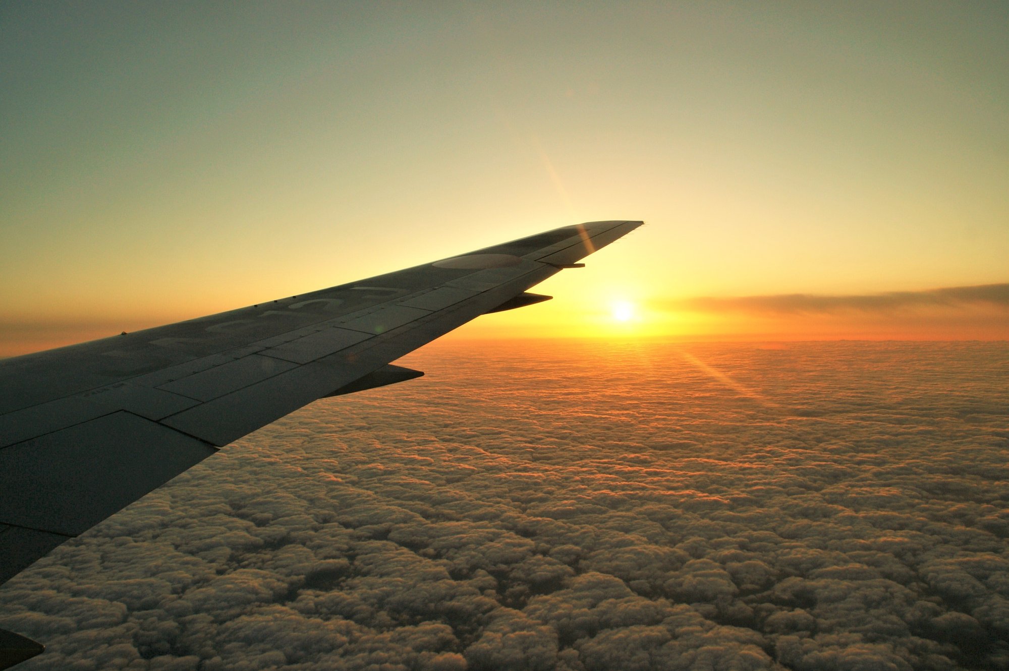 輝かしい夜明け 日本に帰る飛行機より臨む 食の工房オフィスアルベロ イタリア料理教室 In 神戸 Note 輝かしい夜明け 日本に帰る飛行機より臨む 食の工房オフィスアルベロ イタリア料理教室 In 神戸 Note
