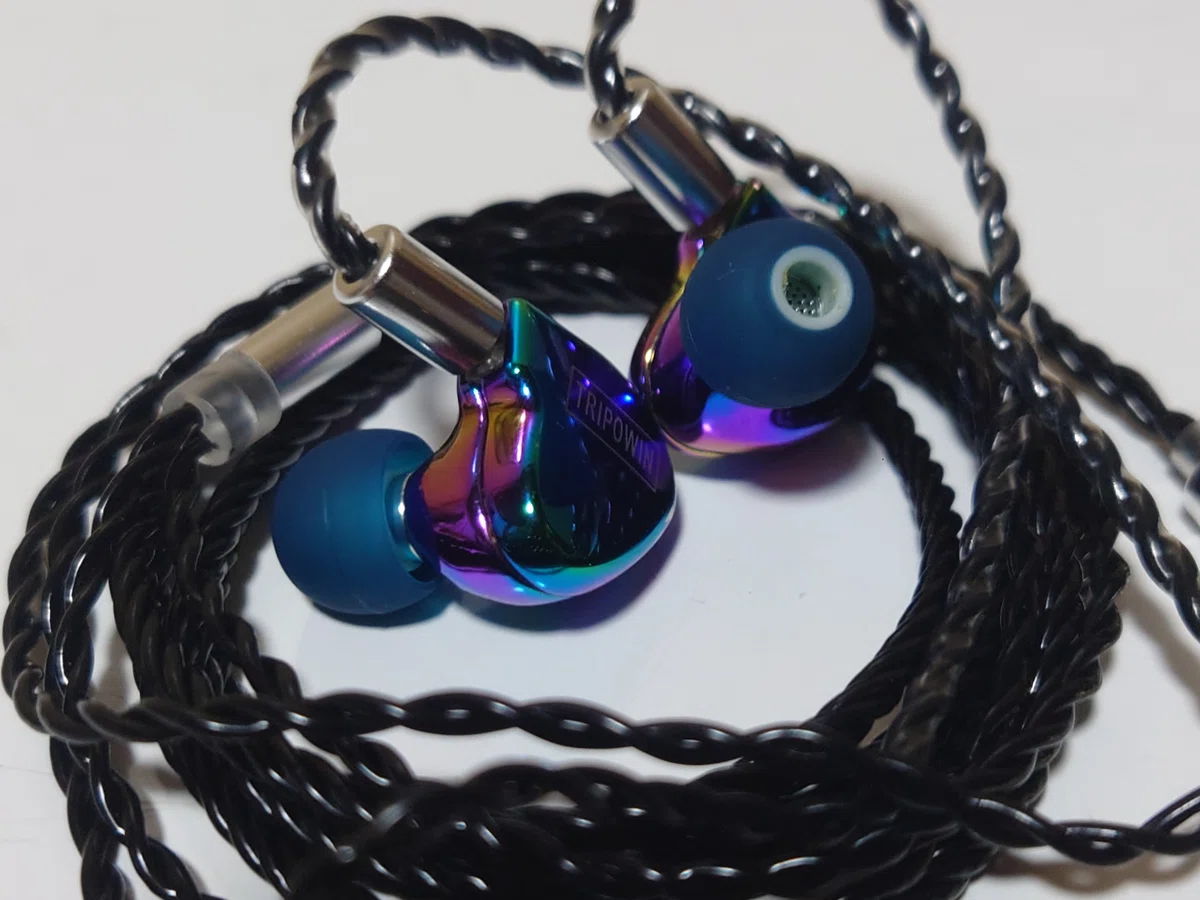 7,500円のイヤホンに始まり、5,000円くらいのイヤホンにハマっているDJ 