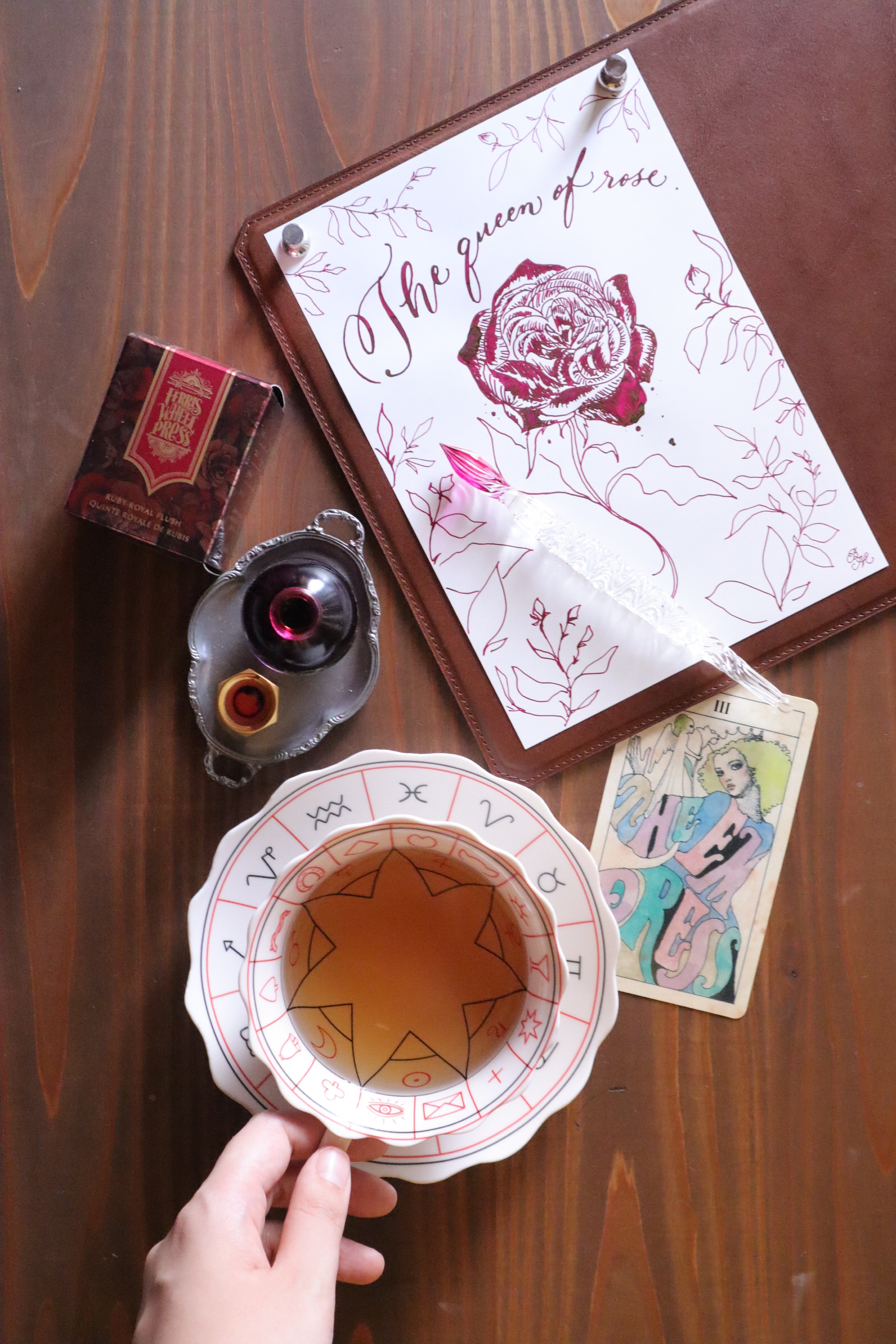 意志のある、不思議の国の薔薇色。｜Boudoir ブドワール 秘密の小部屋