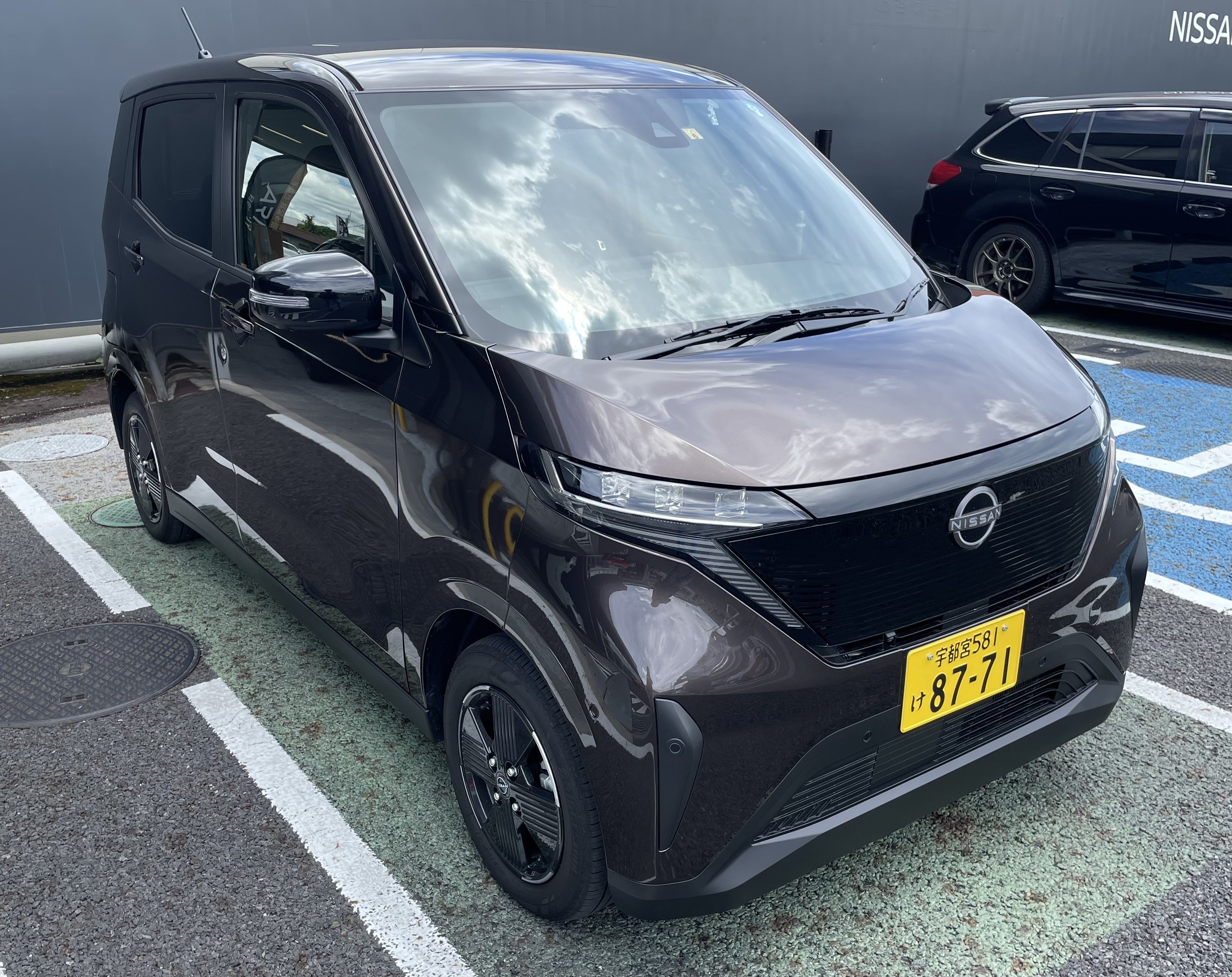 SAKURA/ekクロスEVレビュー①]先進的イメージな外観&ゆとりある室内