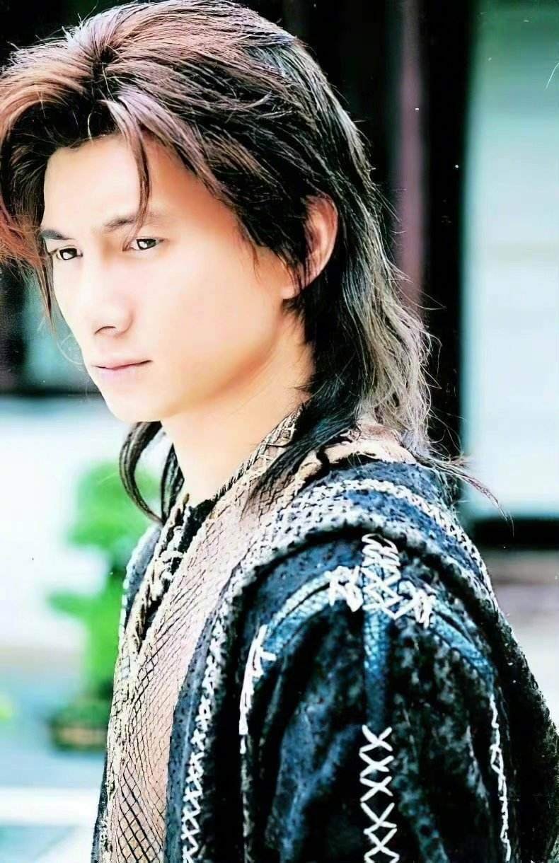 古龍　辺城浪子 1〜4巻　楚留香蝙蝠伝奇 上中下　陸小鳳伝奇　セット 楚留香蝙蝠伝奇 上 (小学館文庫 R こ- 1-1) | 古 龍, 土屋 文子