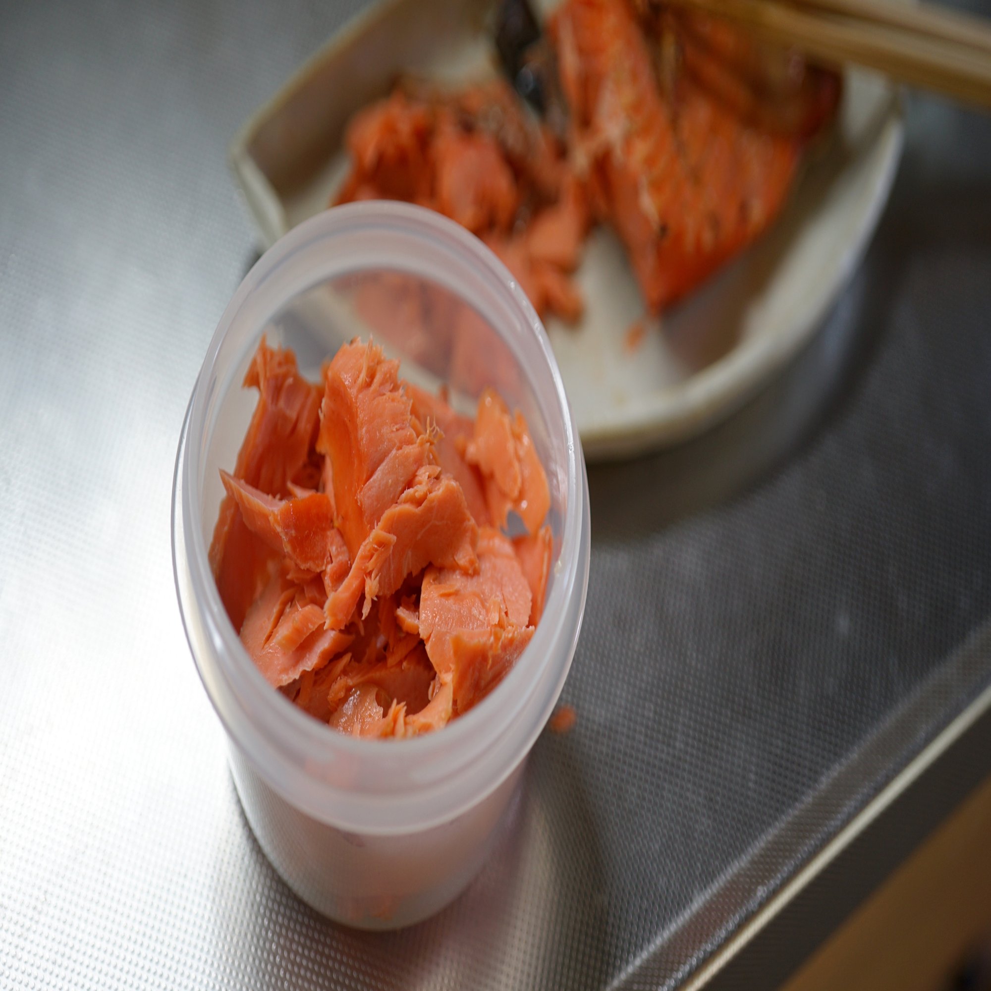 たった80円で革命が起きる 塩とふり方で 絶品 鮭の塩焼き 笠原なつみ 元気がなくても作れるレシピをお届け ふんわり糀家 Note