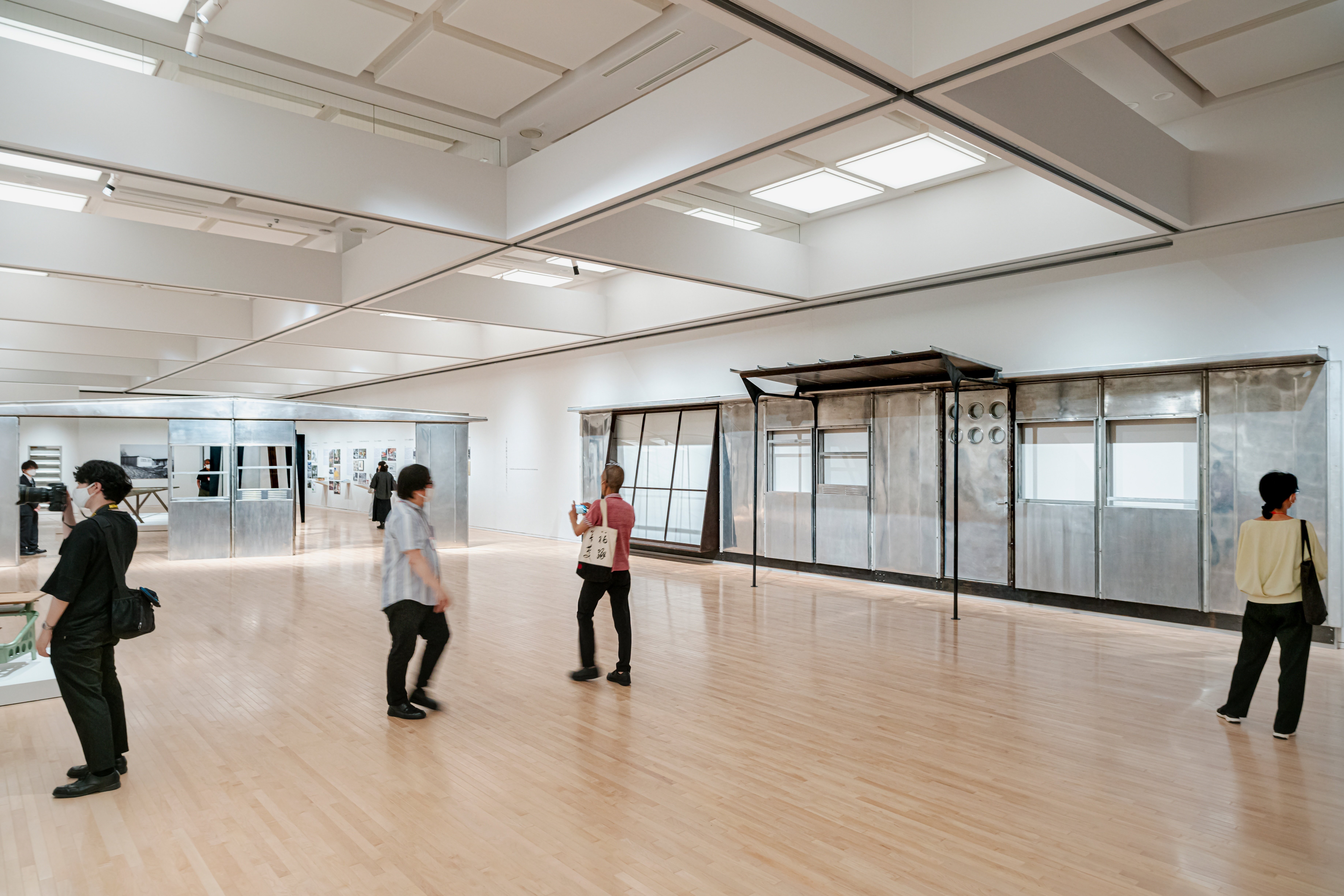 ジャン・プルーヴェ展 椅子から建築まで－－東京都現代美術館