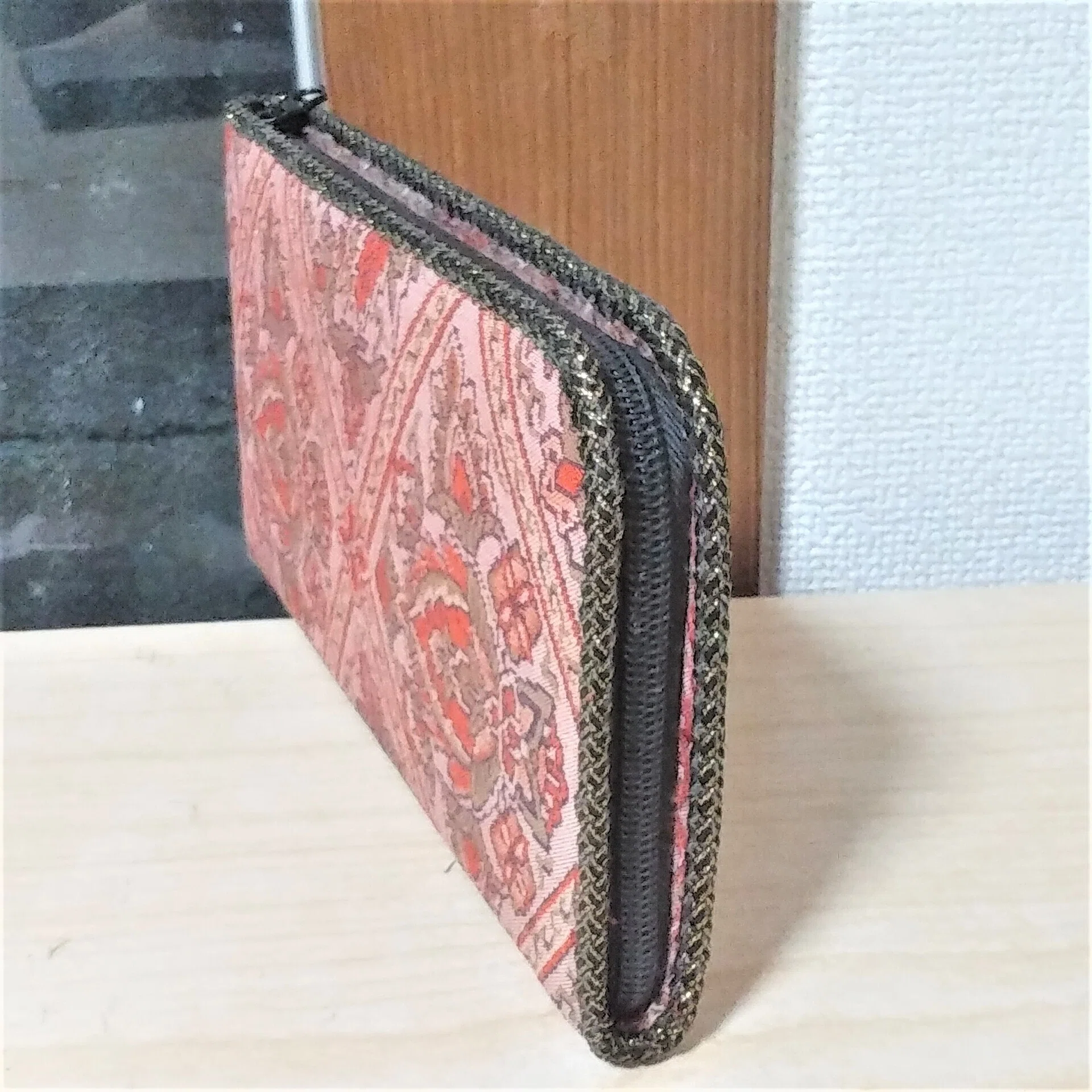 縁かがりをしたL字ファスナー財布の作り方｜手作りかばん工房あけ