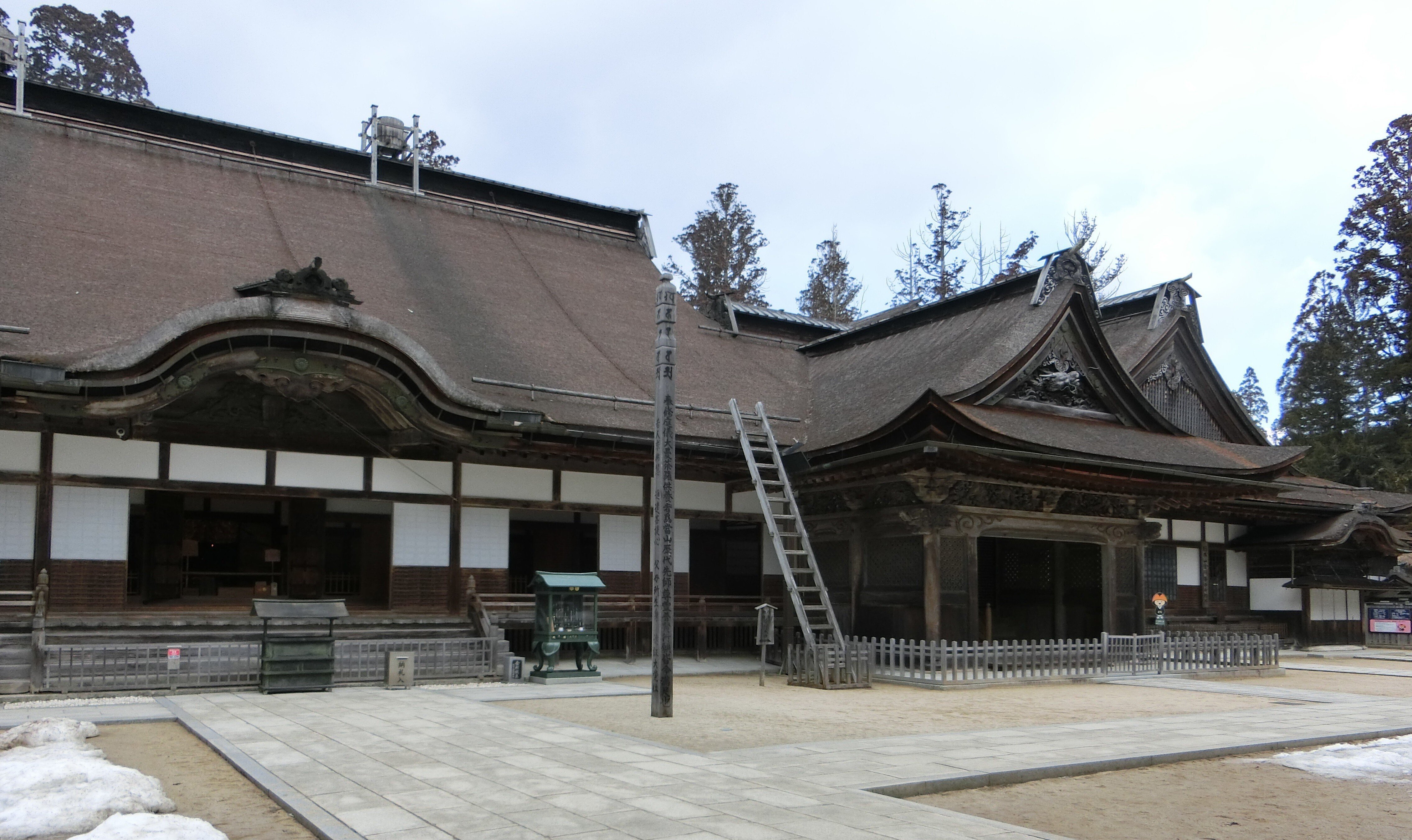 なぜ高野山は真言密教の聖地なのか？｜空海誕生1250年で訪ねる天空の寺院｜ほんのひととき