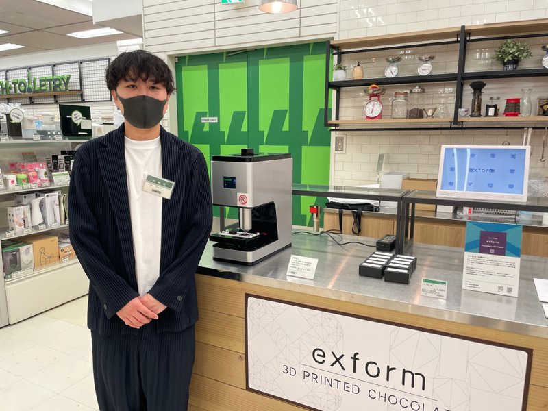 2022年5月に東急ハンズ新宿店で開催された 3Dフードプリントチョコレートショップの様子