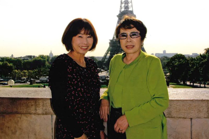 郡司成江さん(左)と郡司千鶴さん(右)