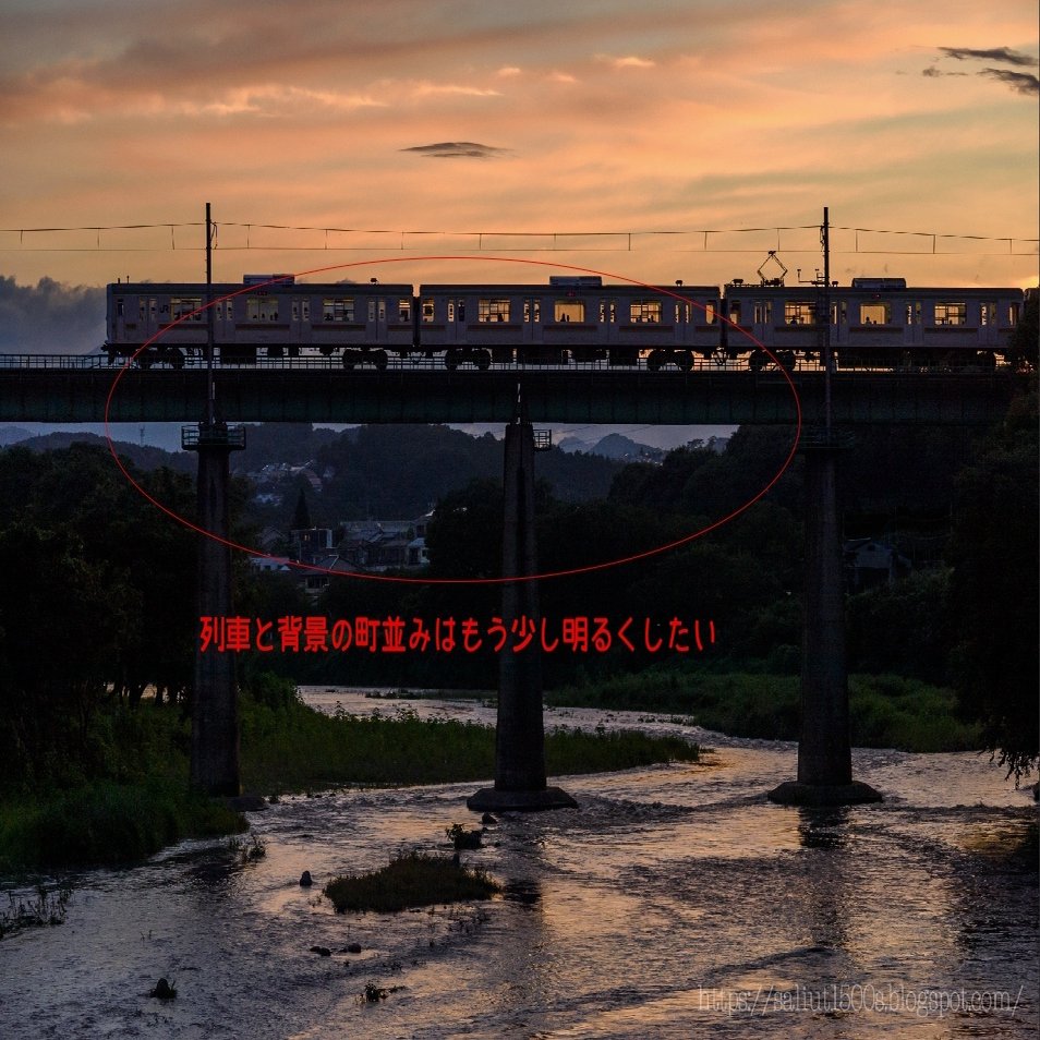 レイヤーマスクの使い方】「空は暗く、だが地面は明るく」などというわがままなレタッチをするために、Adobe Photoshopでレイヤーマスク を作って領域ごとに明暗を変えて仕上げる。そんなテクニックを｜アキヤマカヲル