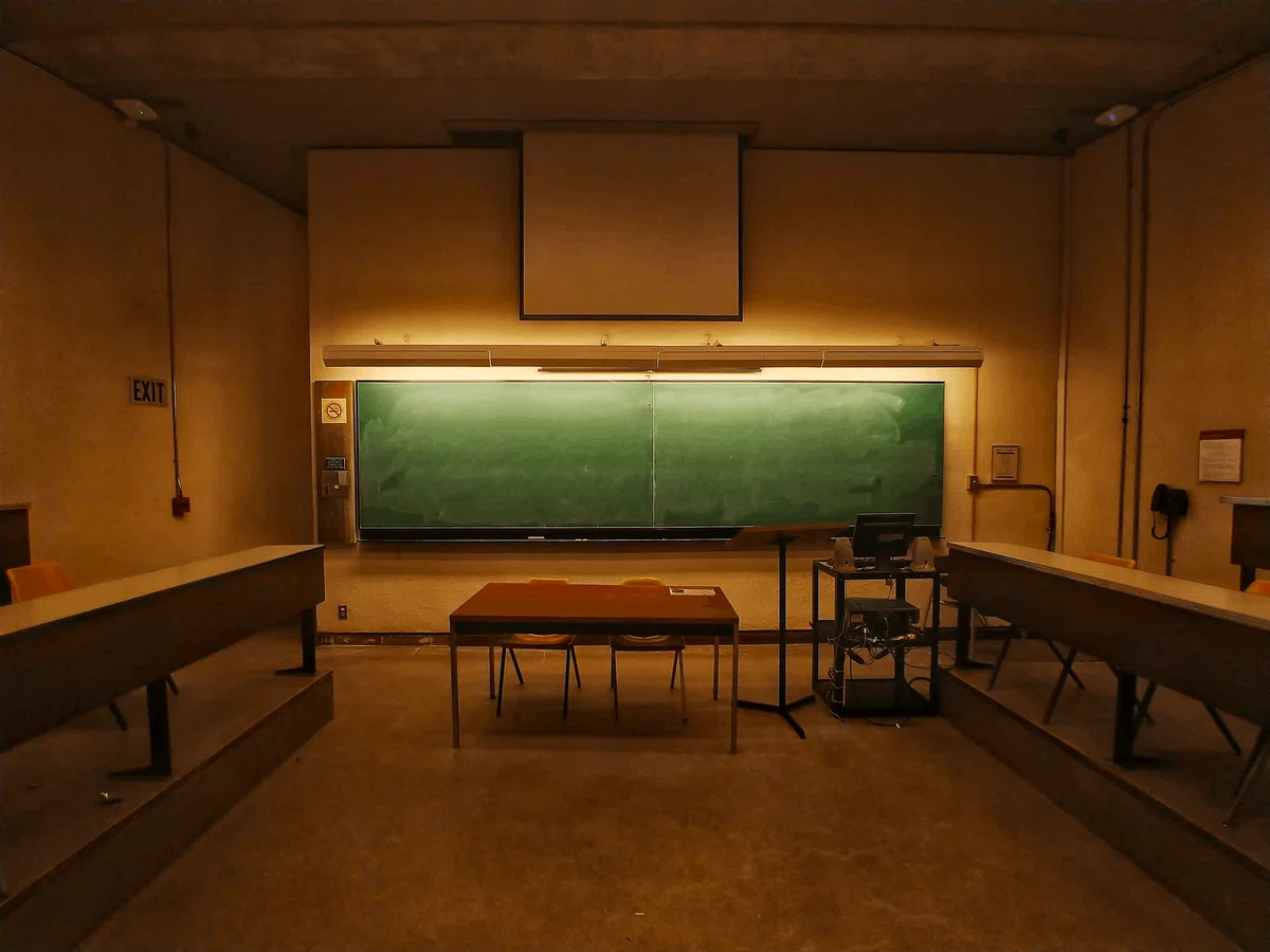 #20 【掃除】意外と奥が深い？黒板掃除の超具体的な方法｜ブック先生
