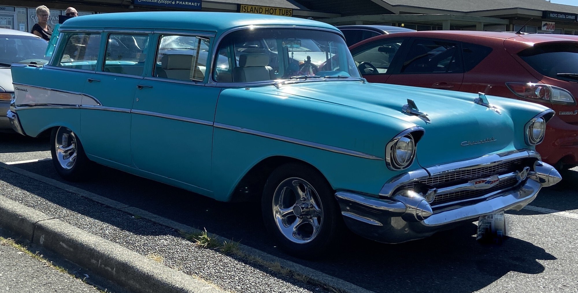 駐車場で見かけた水色の車 Wakei Note 駐車場で見かけた水色の車 Wakei Note