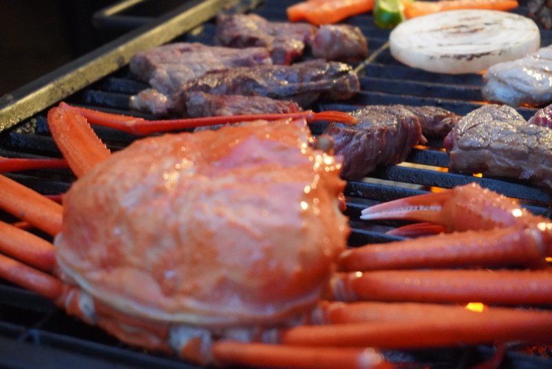 BBQ！お肉、野菜、カニ丸ごと！