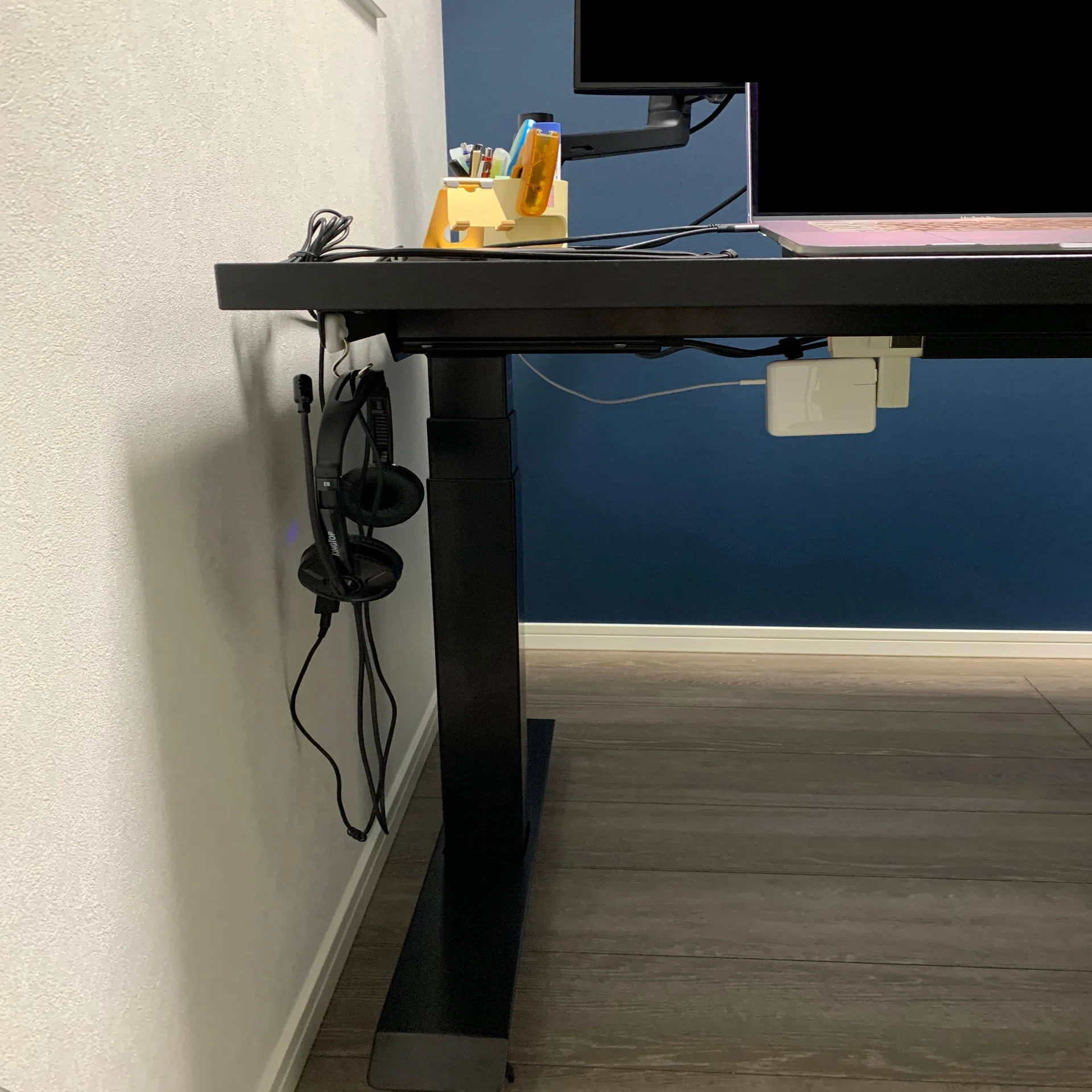 IKEAのIDÅSENの足と昇降操作の部分が好きになれなかったのでFLEXISPOT 