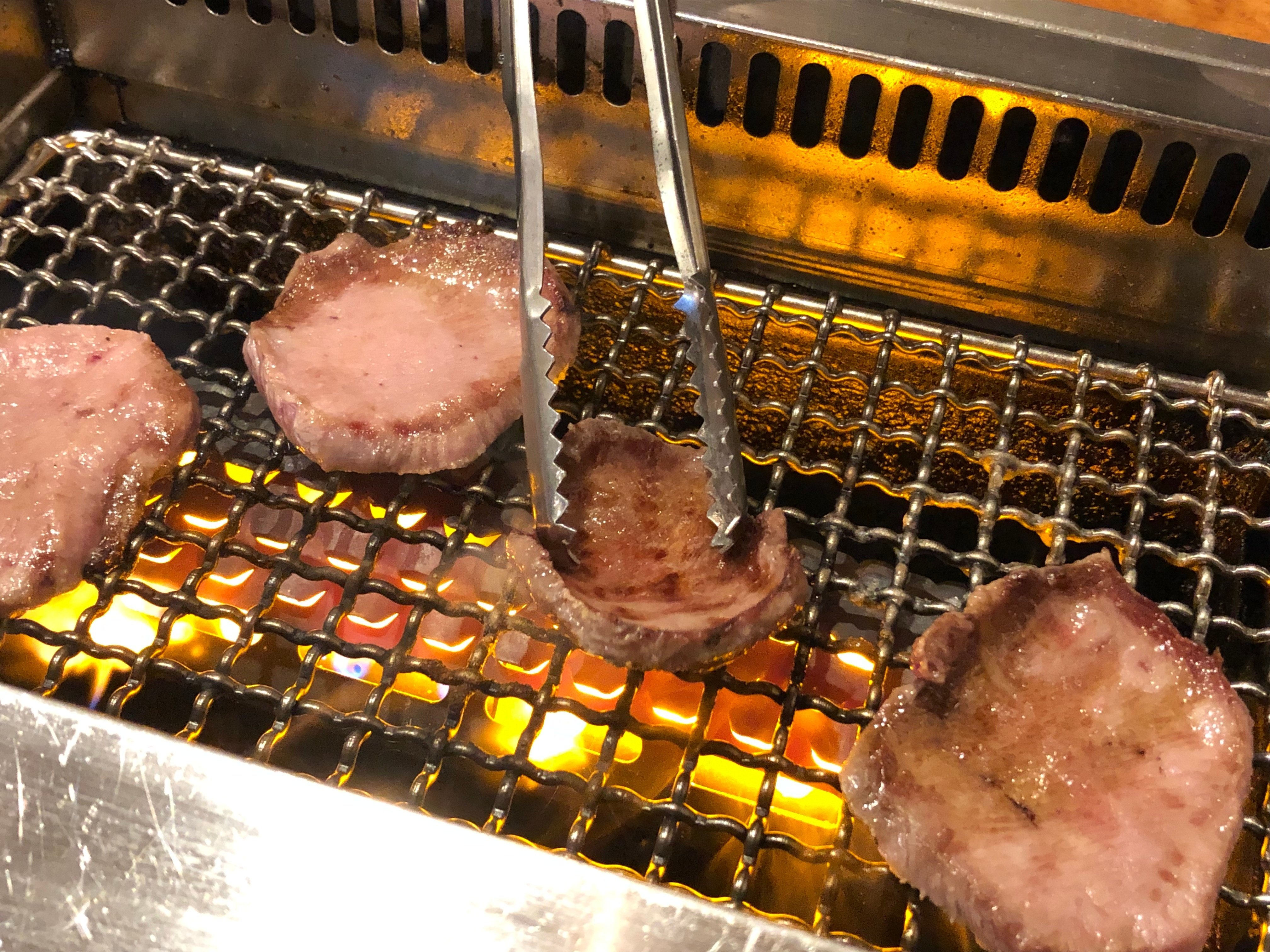 焼肉をおいしく食べるために我慢の利く男にならねば…｜東スポnote