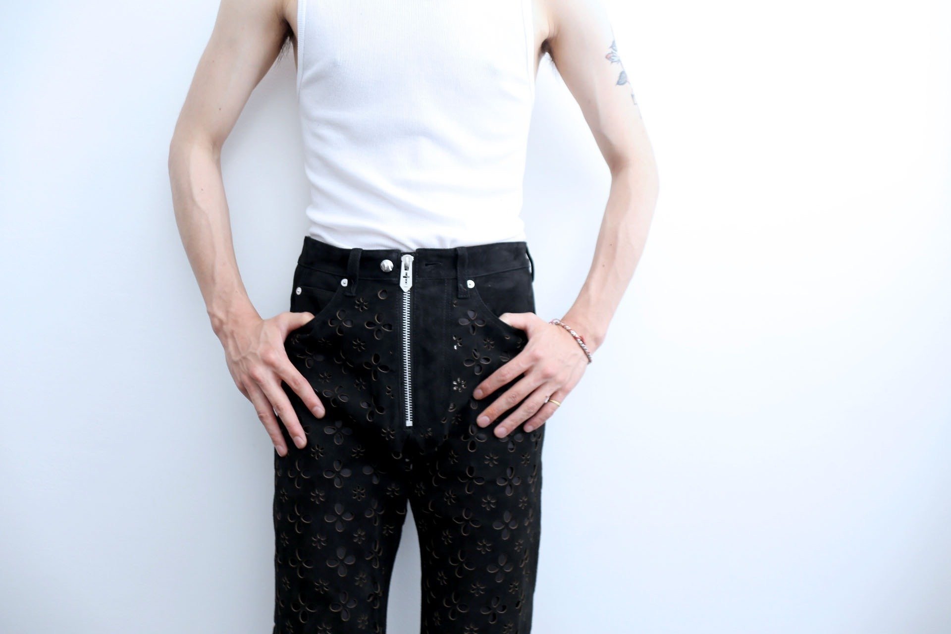 【新品・未使用】MASU FLOWER CUT LEATHER PANTS 46 other - MASU 22AW フラワーカット レザーパンツ ストレート