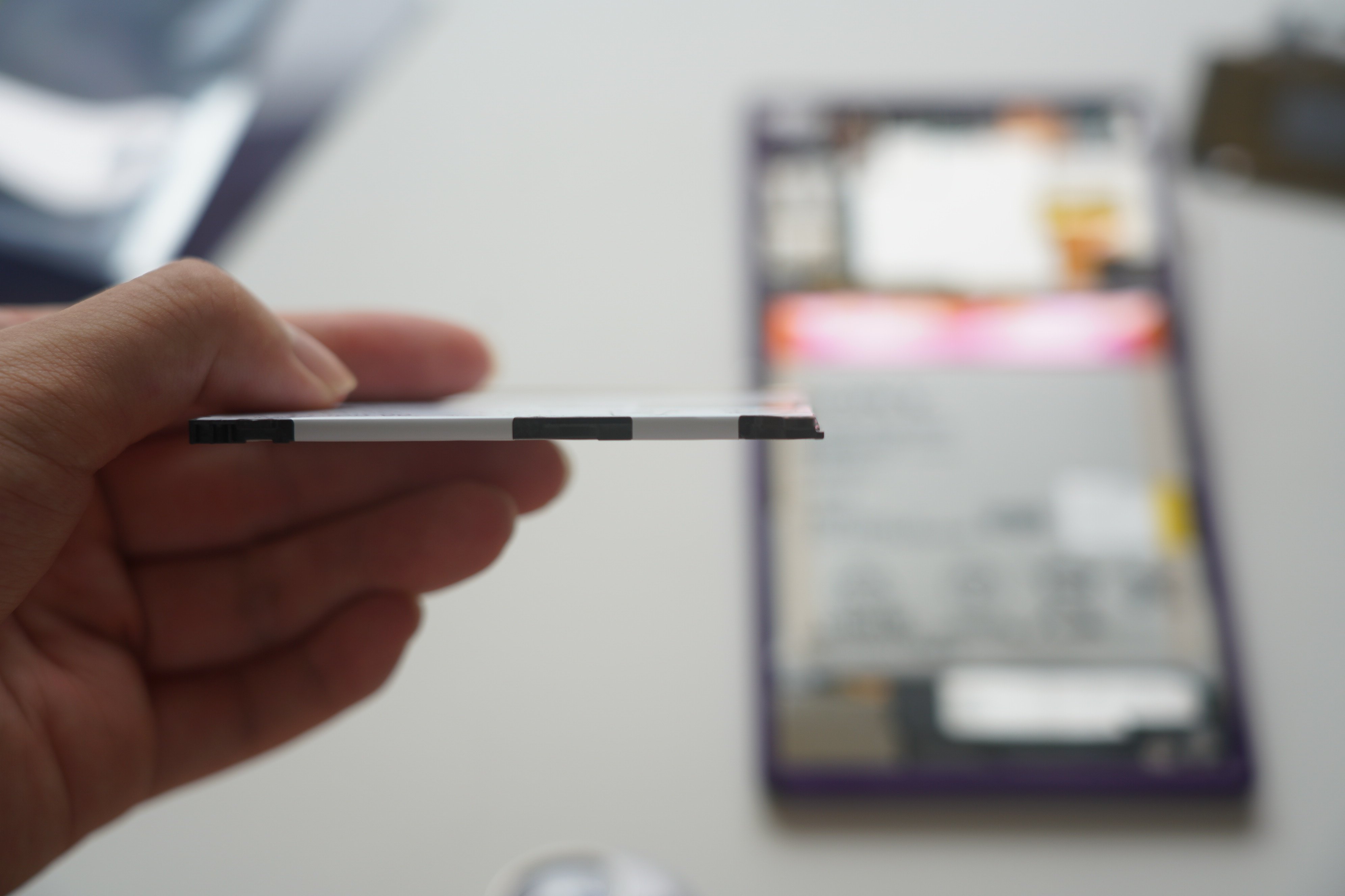 Sony Xperia Z Ultra バッテリーの交換 - iFixit 修理ガイド