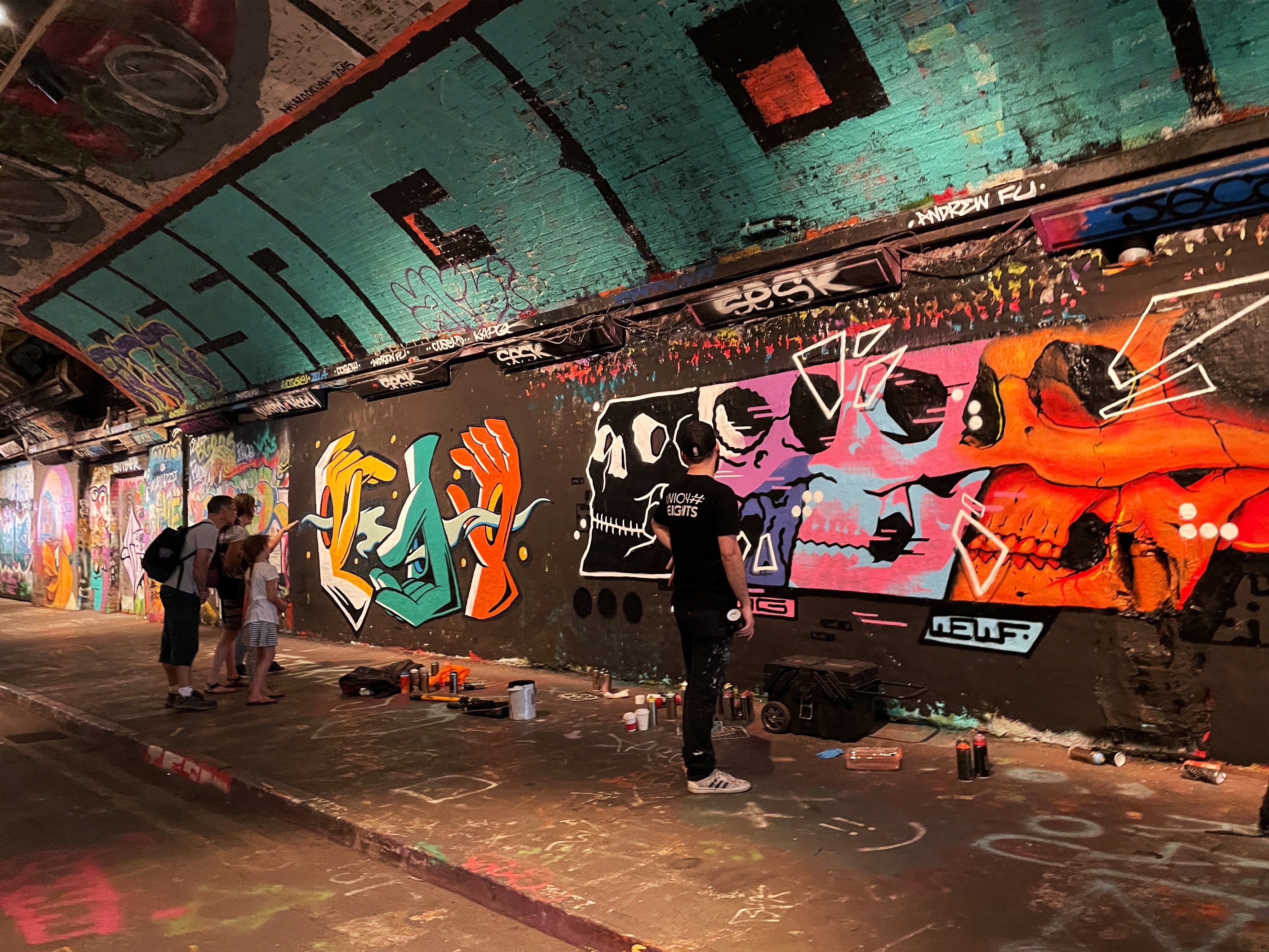 落書き ロンドンの落書きトンネル」｜黒田さん