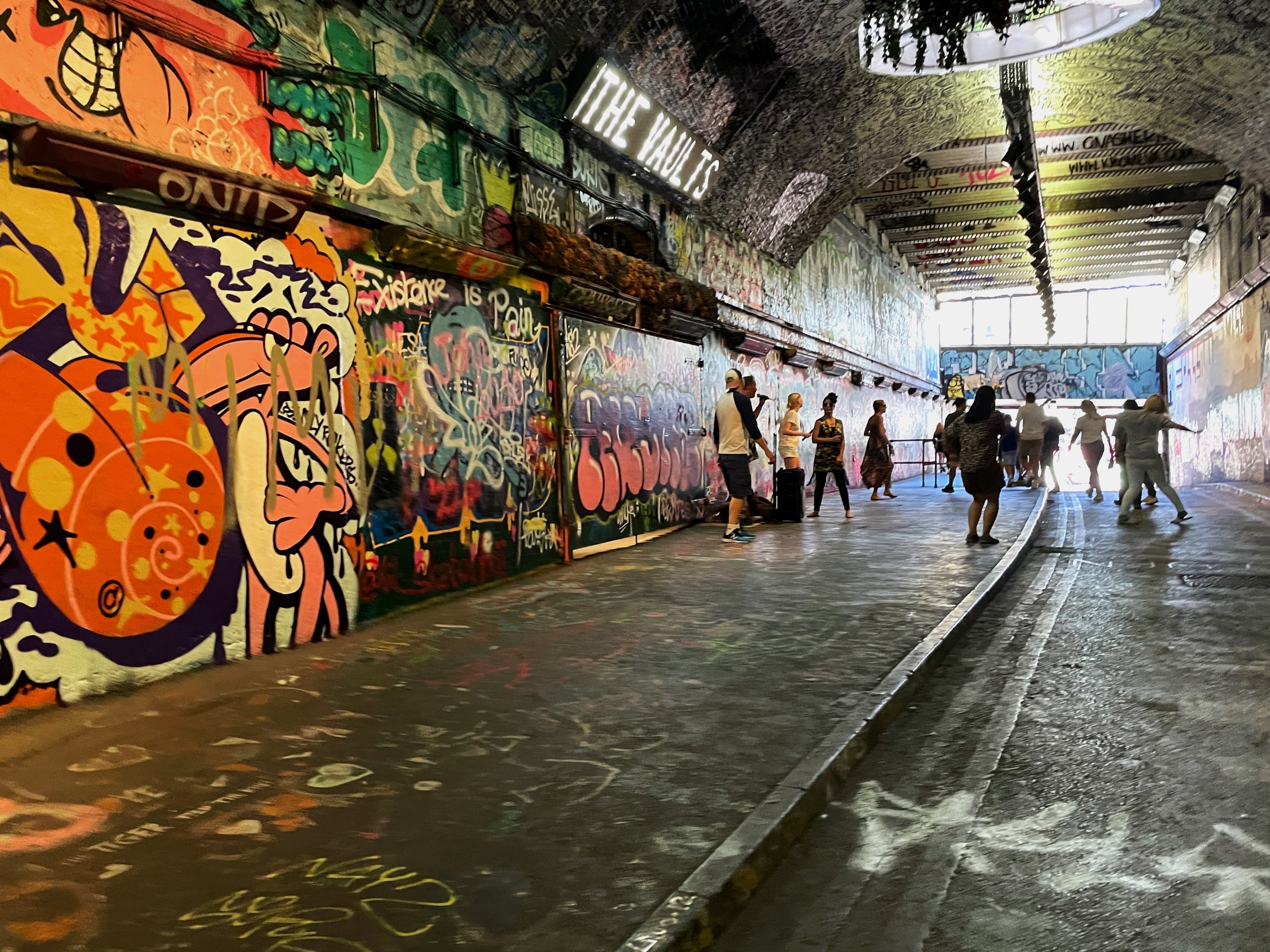 ロンドンの落書きトンネル」｜黒田さん