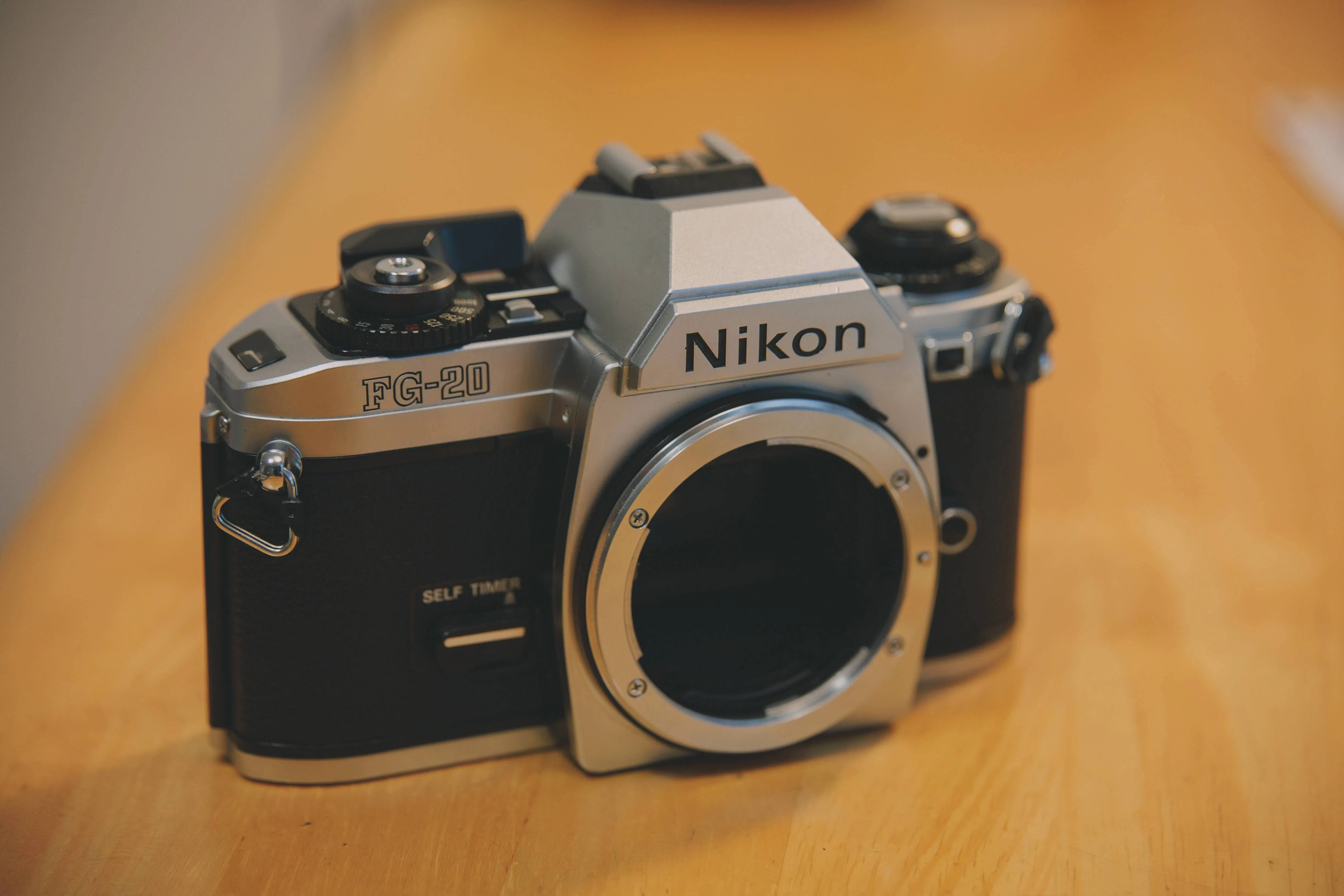 おかえり」と「いらっしゃい」 / ULTRON 40mmをNikon FG-20で試写｜よりめ