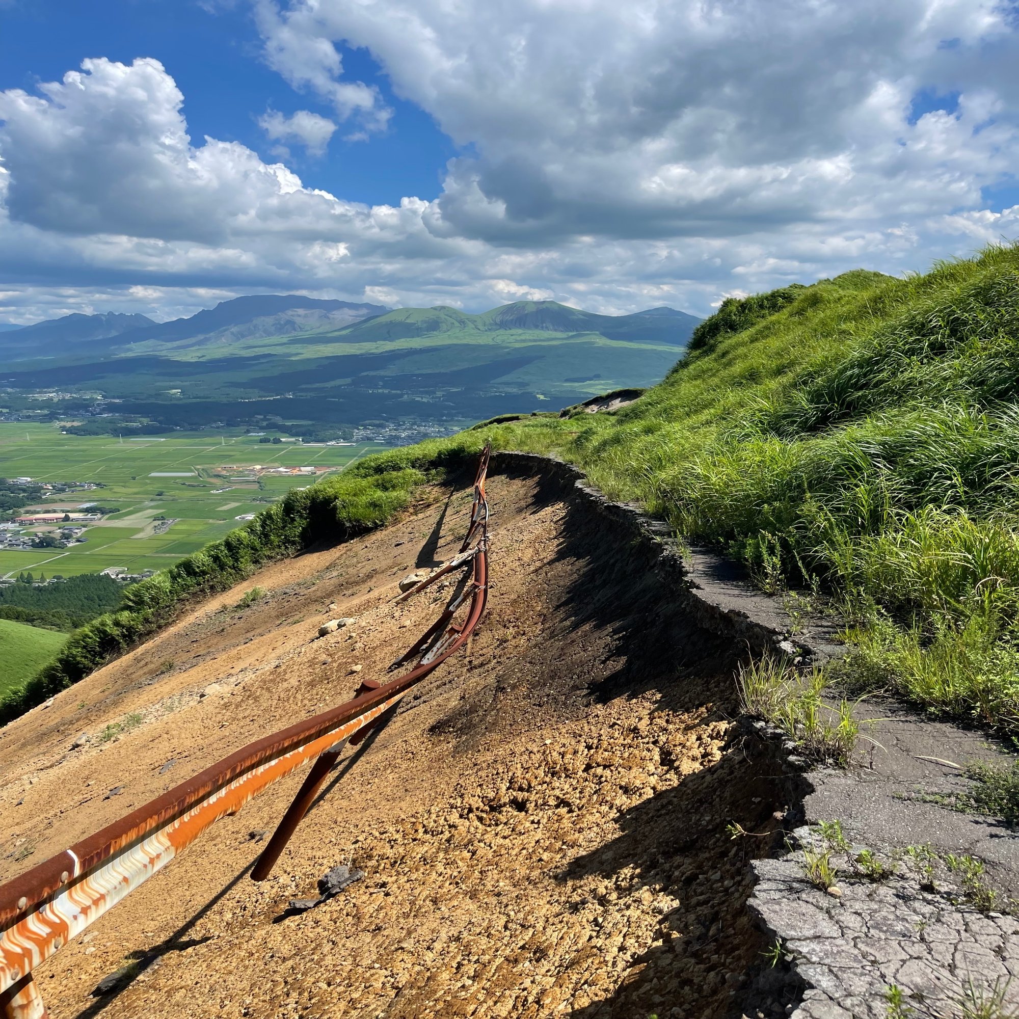 旅行 22年 ラピュタの道は現在廃道になっていた 決死の横断開始 カズ Note