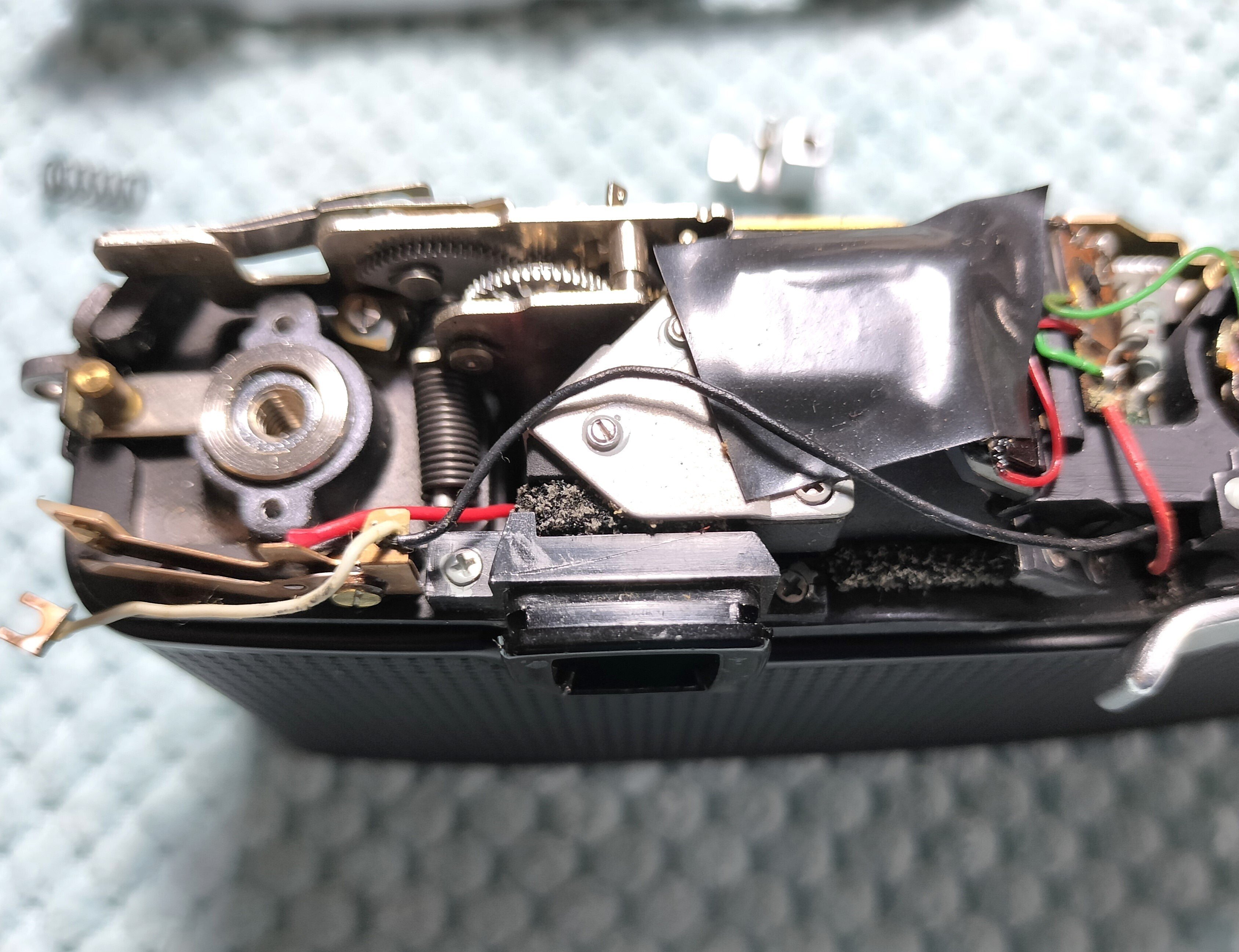 Olympus Pen FTの分解｜フィルムカメラ修理のアクアカメラ