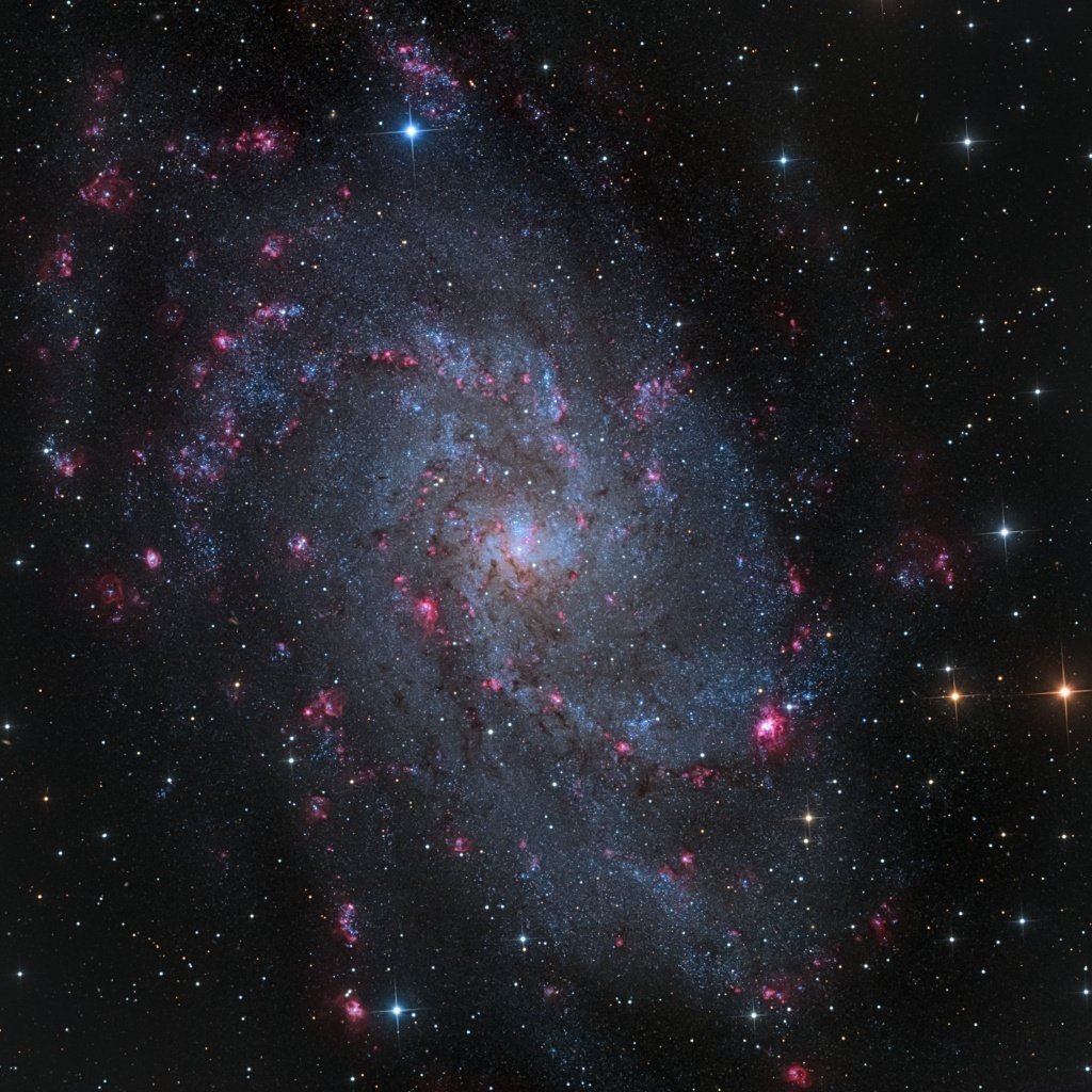 銀河222 巨大な星誕生領域：NGC 604｜yasu