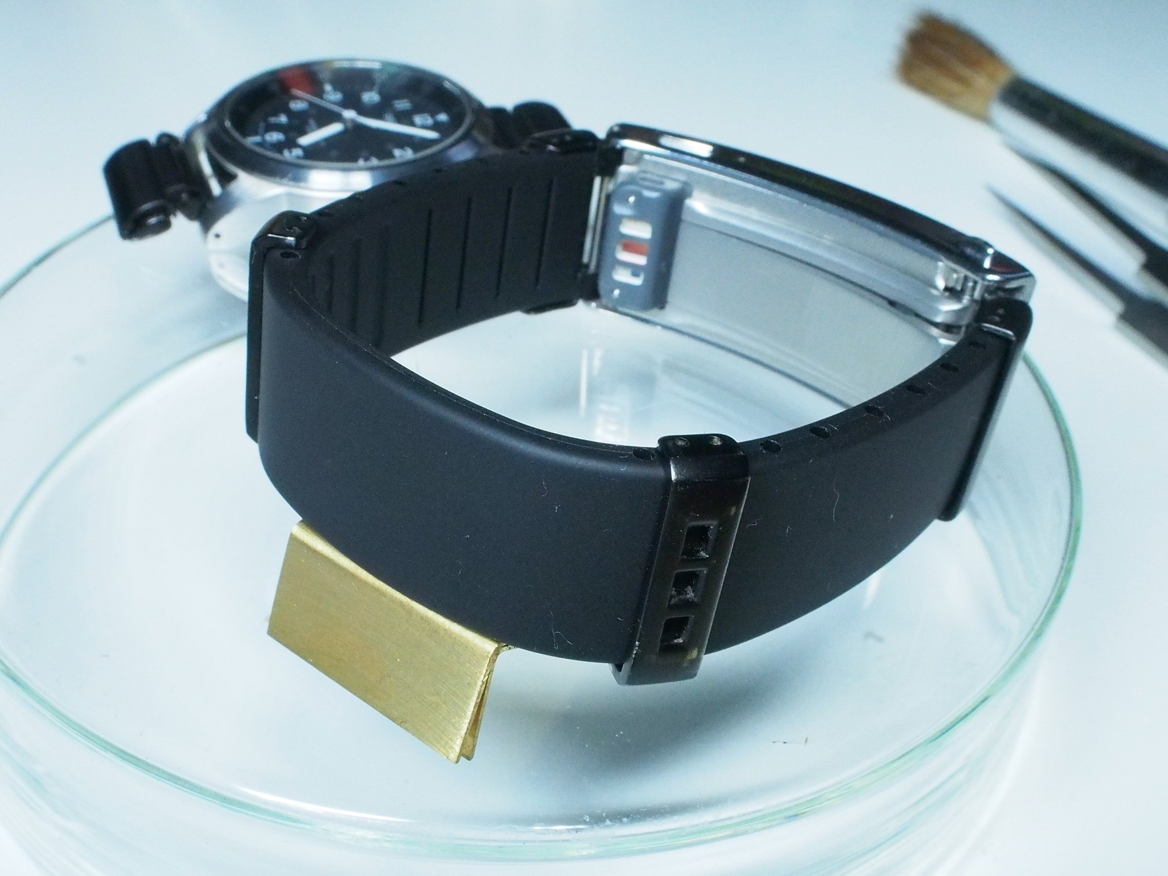 電子マネー機能がついた腕時計用レザーバンド「wena wrist