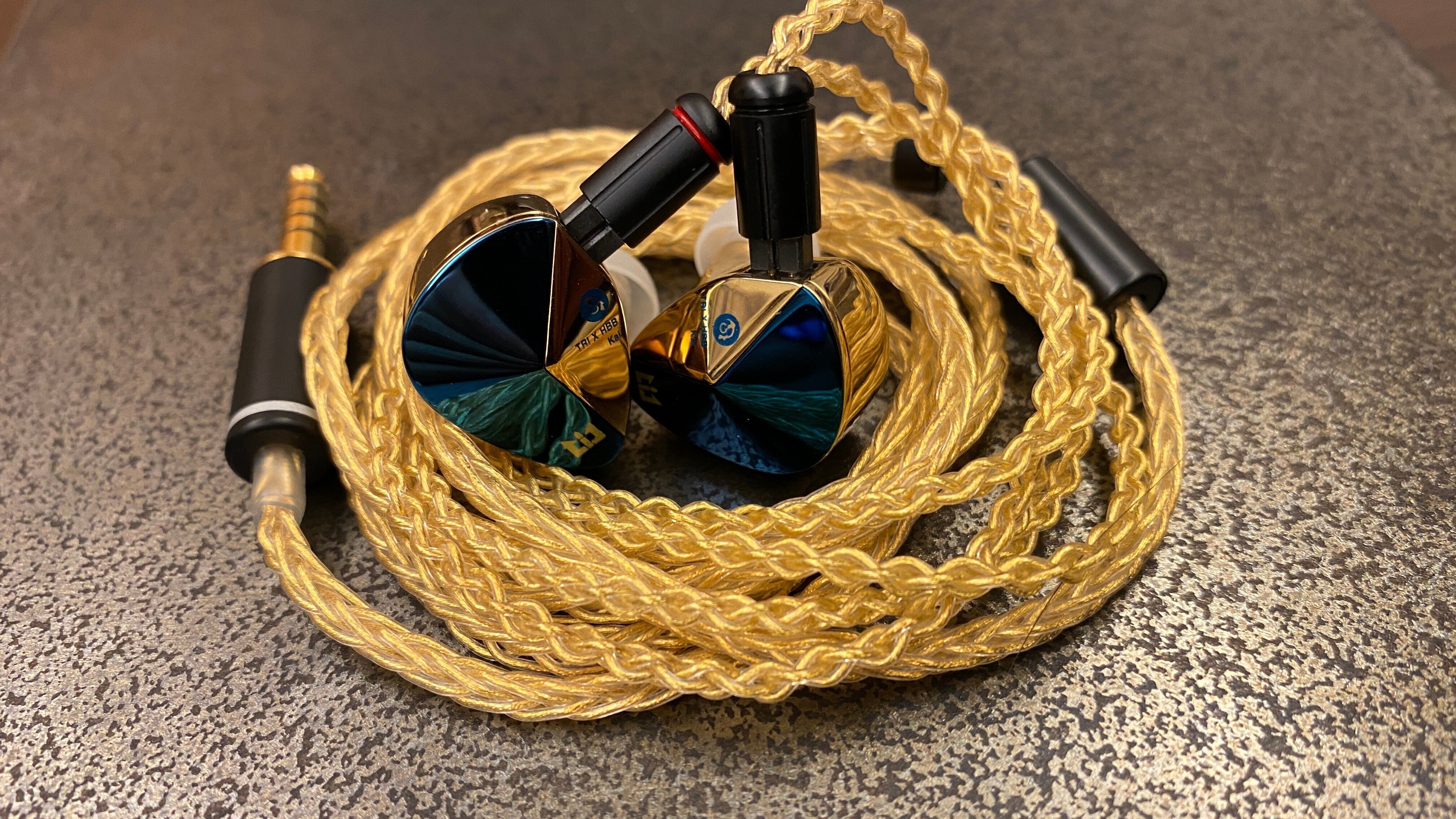 価格破壊】もう読む前にポチれ！…と言いたいレベルの良いイヤホンが1万