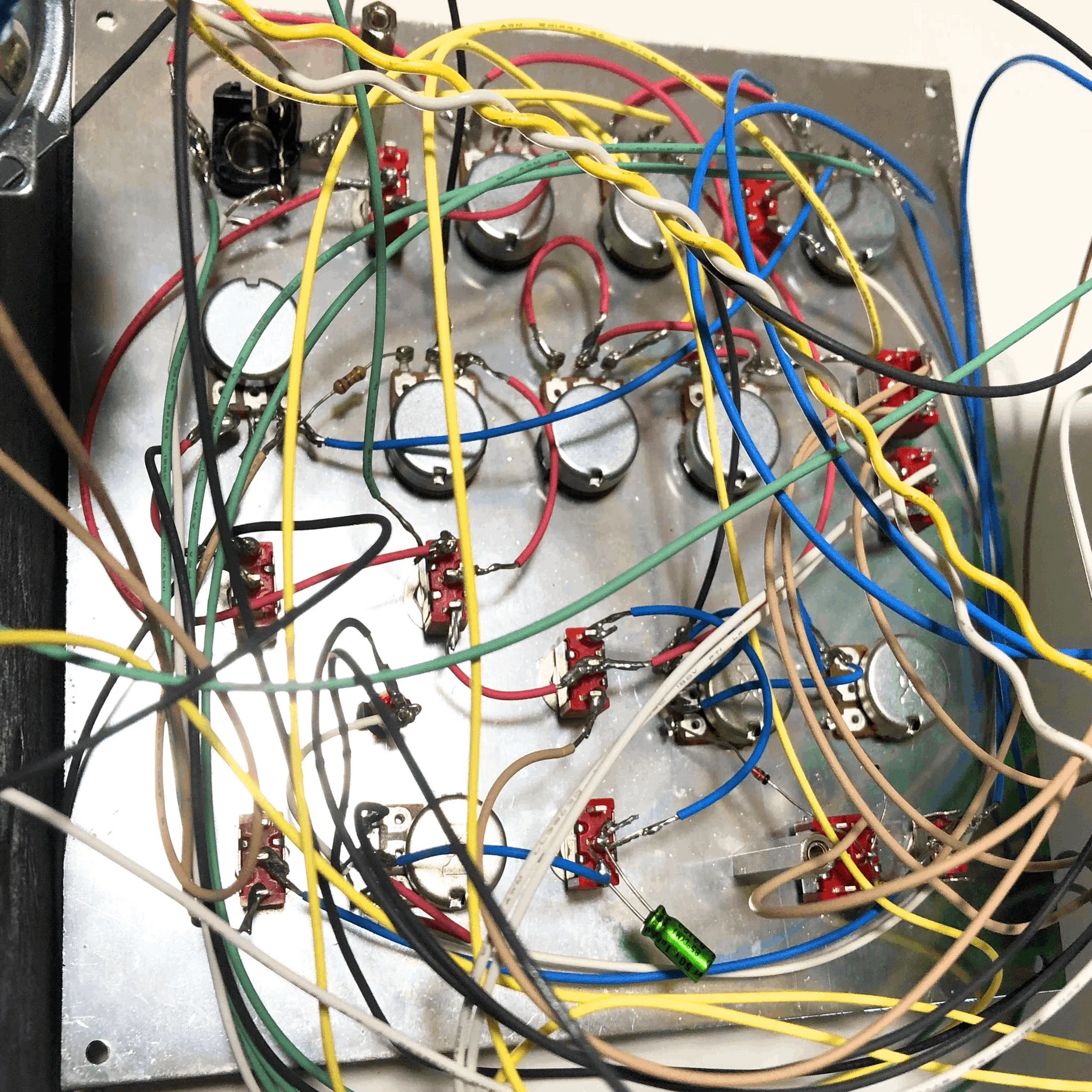 アート系の電子工作素人が、シンセサイザーキットを組み立ててみた