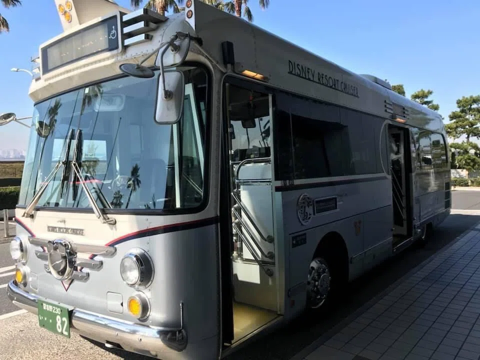 026. Tokyo Disney Resort Cruiser | A free shuttle convenient for