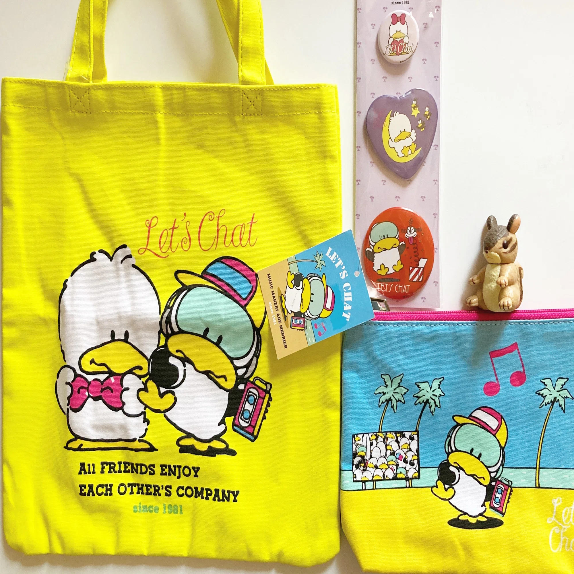 キャラクター雑貨】懐かしのペンギンはシティポップを聴いているかも 