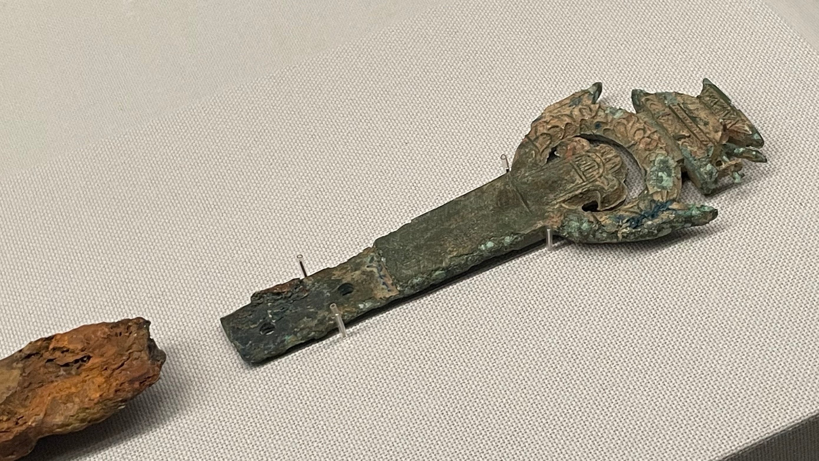 戦国時代　黄金製品　城跡から出土　刀の部品 戦国時代 黄金製品 城跡から出土 刀の部品 - メルカリ