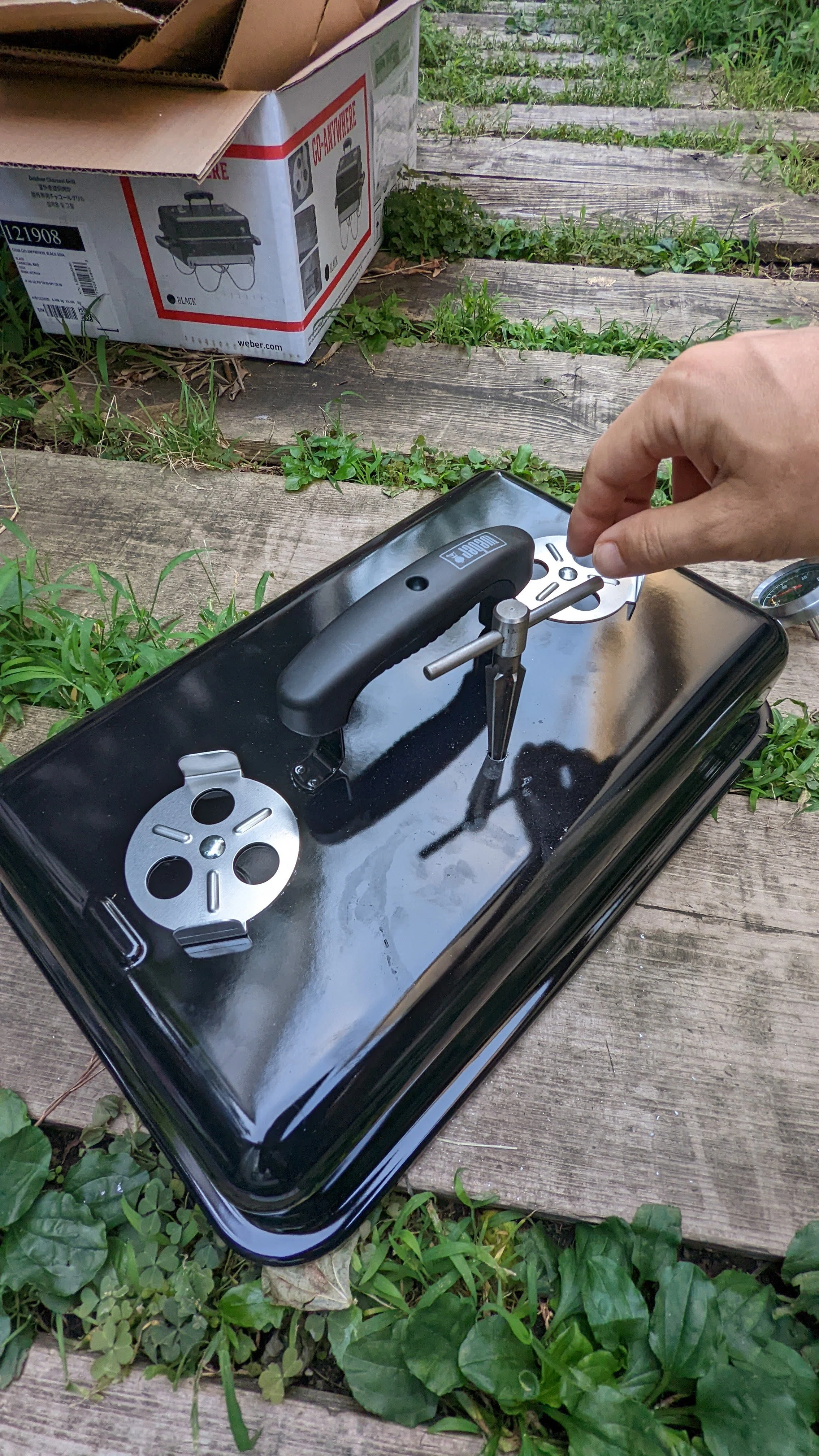 weber ゴーエニのバーベキューコンロに温度計をつけよう｜hunote