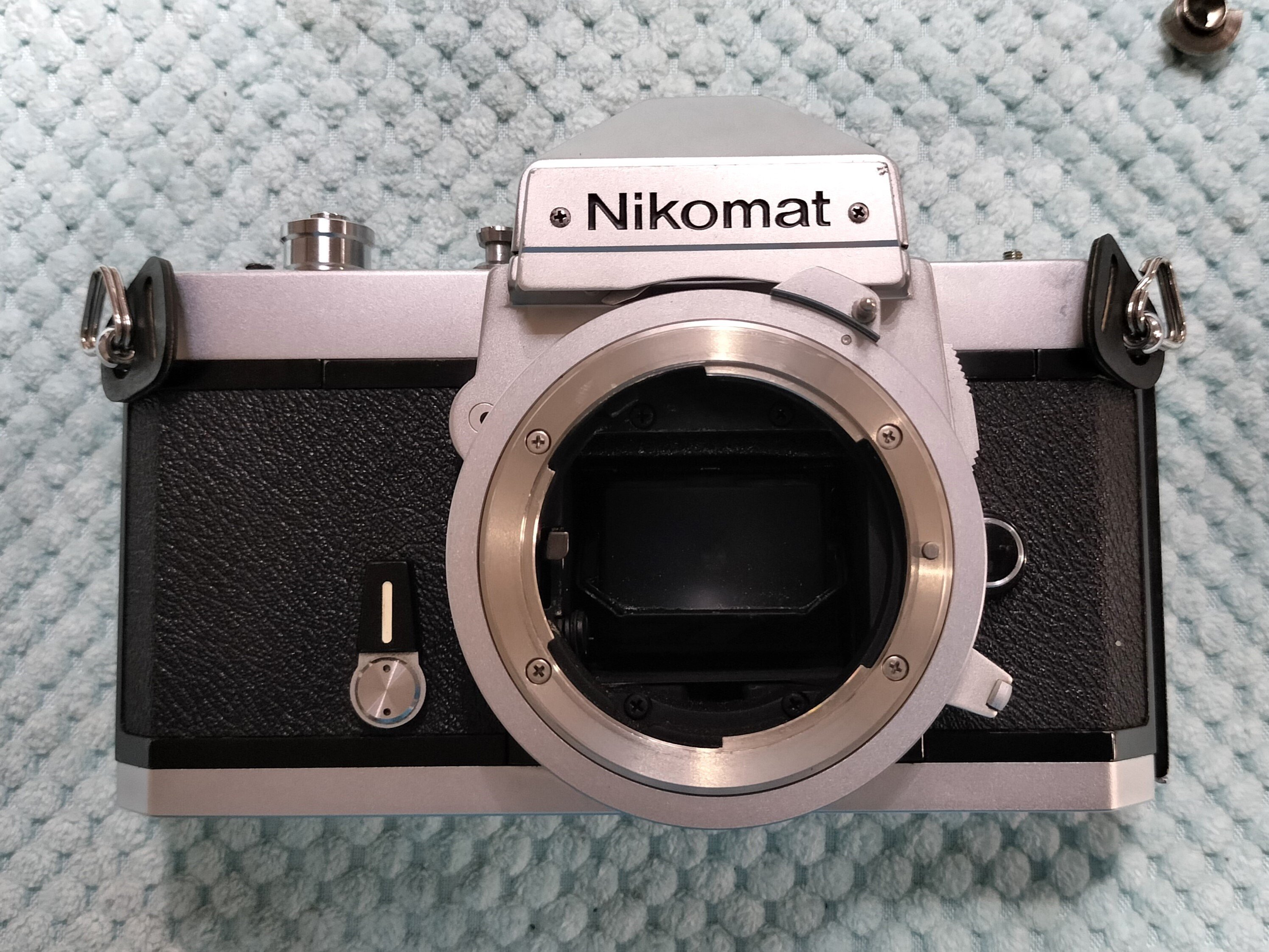 Nikon Nikomat FT2の分解｜フィルムカメラ修理のアクアカメラ