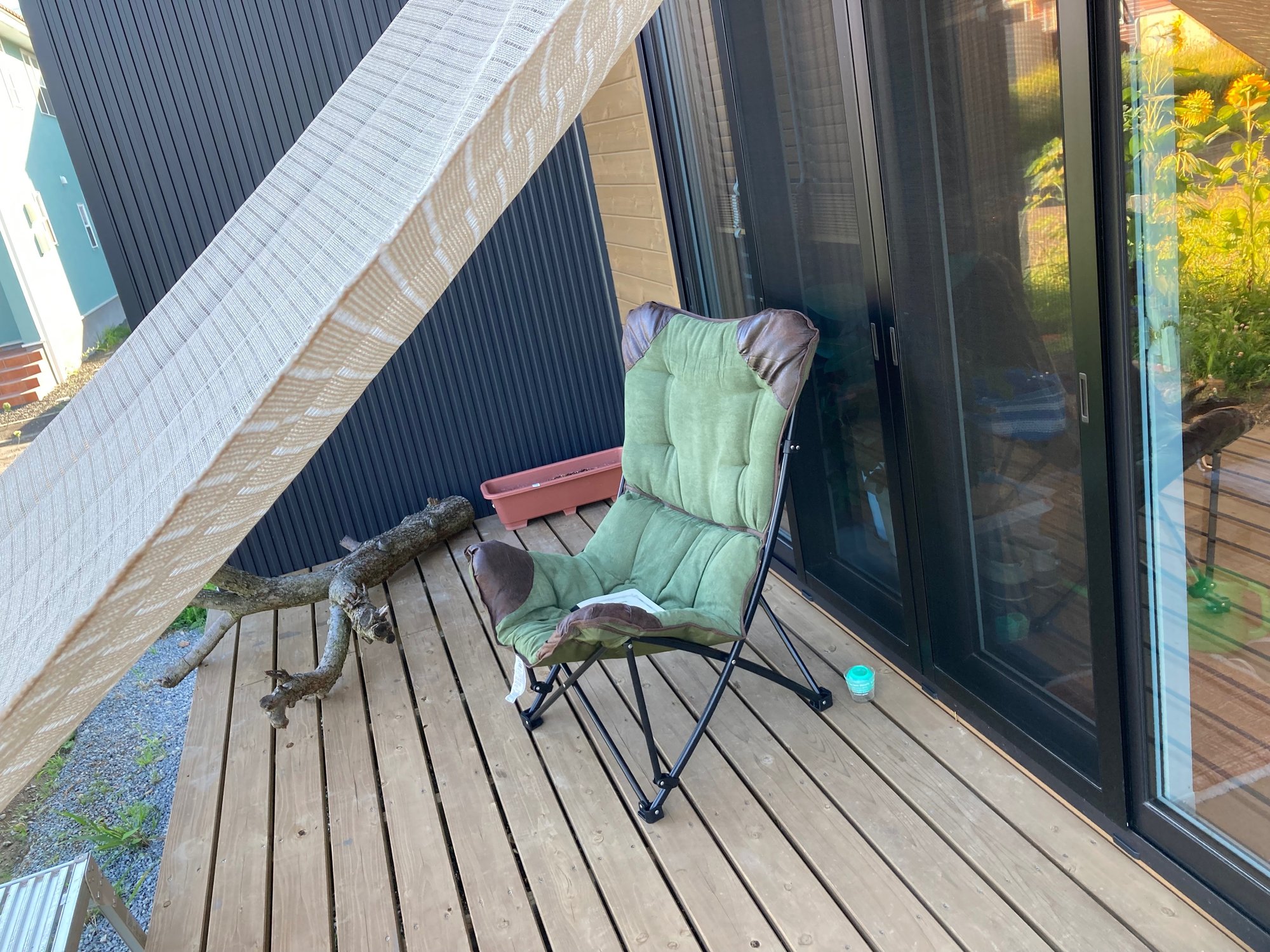 ニトリのバタフライチェアが読書椅子としてリビングに庭に自由自在に置けて便利 タビセン 臨時教員 司書教諭 Note ニトリのバタフライチェアが読書椅子としてリビングに庭に自由自在に置けて便利 タビセン 臨時教員 司書教諭 Note