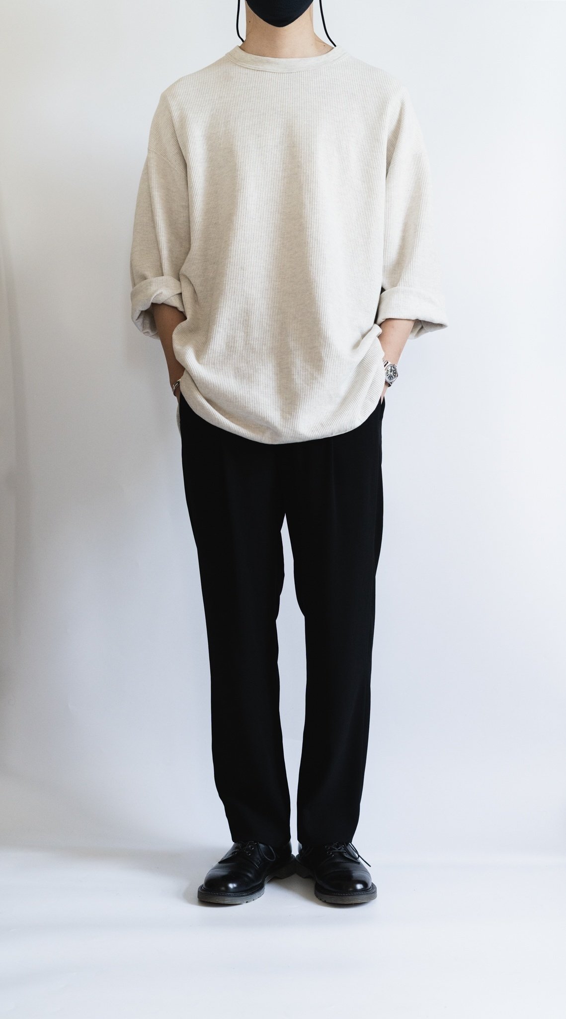 人気過ぎるロンT、COMOLI(コモリ)のフットボールTシャツ、blurhms