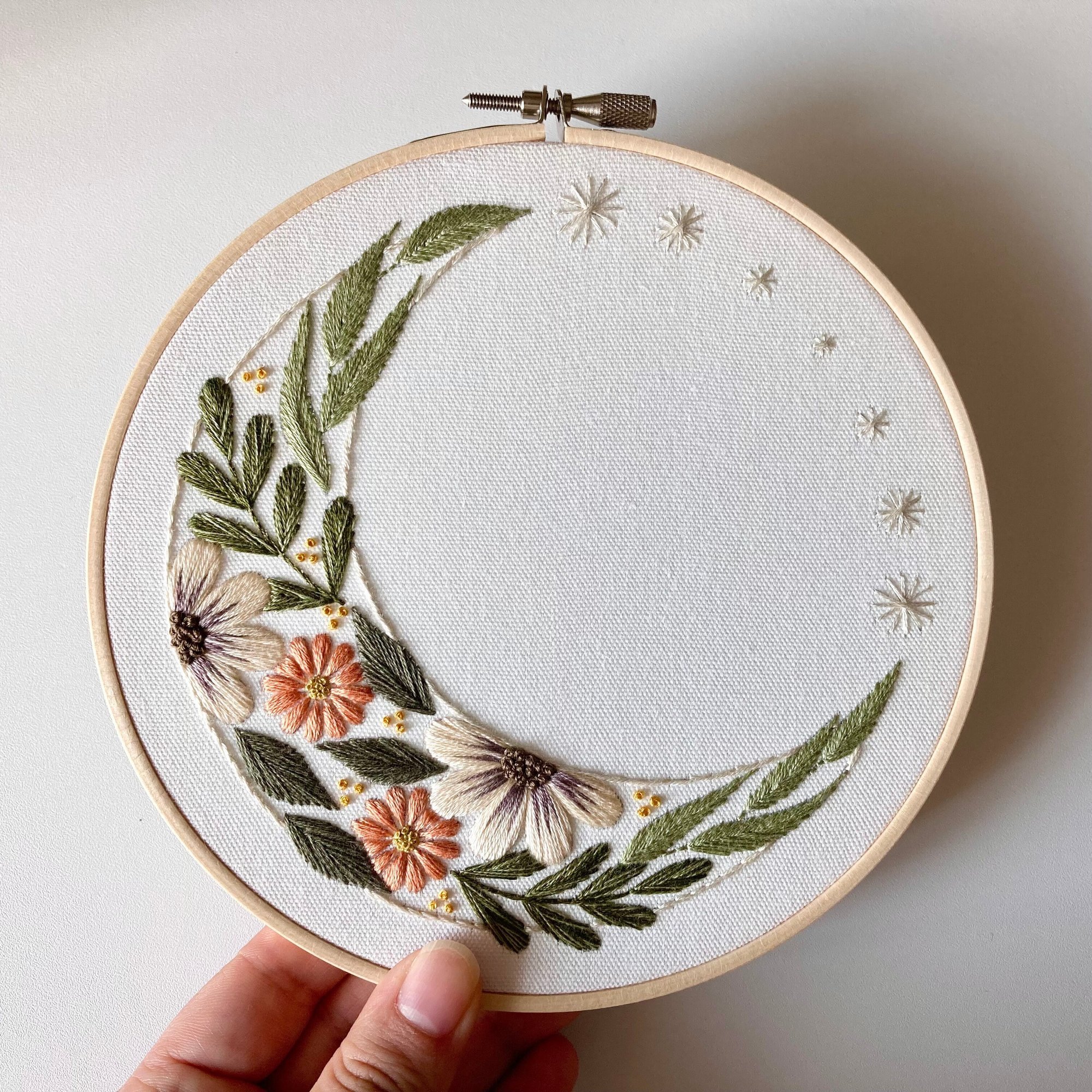 刺繍図案 秋月花 Youtube解説あり はなこまち 刺繍作家 Note