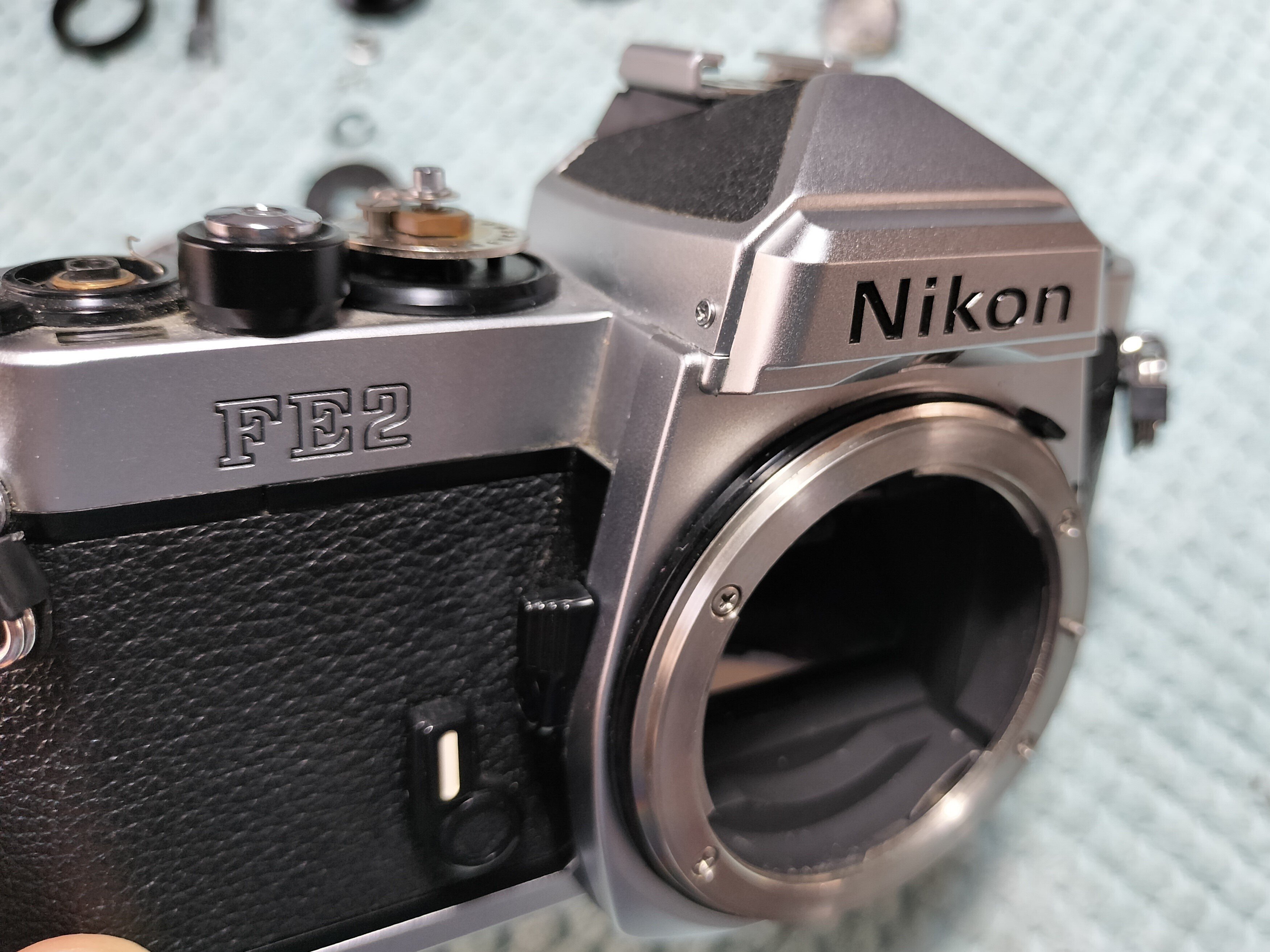 Nikon FE2の分解|フィルムカメラ修理のアクアカメラ Nikon FE2の分解|フィルムカメラ修理のアクアカメラ